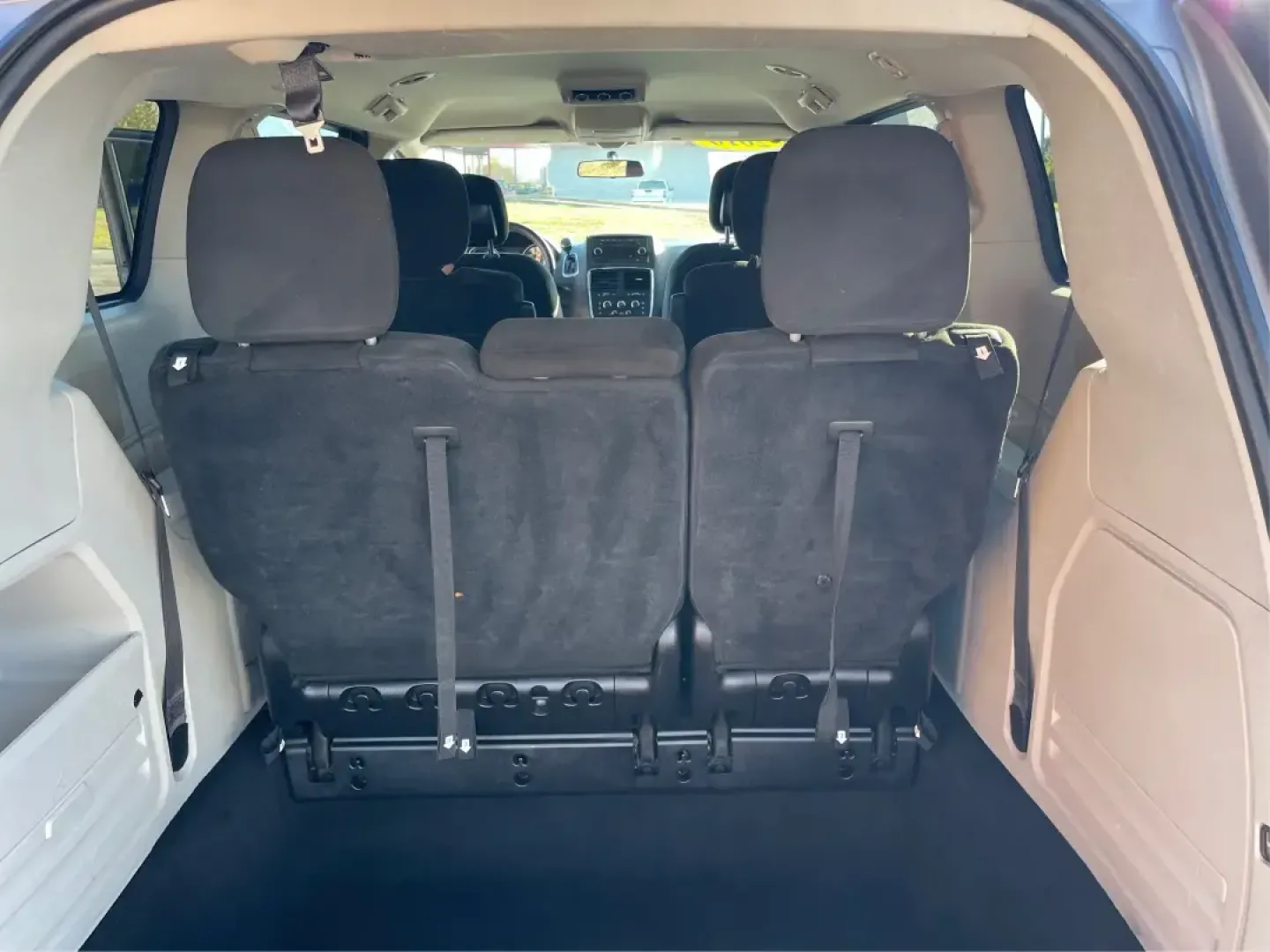 2016 Dodge Grand Caravan SE (2C4RDGBG0GR) with an Pentastar 3.6L V-6 DOHC engine, 6A transmission, located at 8750 N County Rd 25A, Piqua, OH, 45356, (937) 908-9800, 40.164391, -84.232513 - **Experience the Freedom of Family Adventures with the 2016 Dodge Grand Caravan SE!** <br /> <br /> Are you in search of the perfect vehicle for family road trips, daily commutes, or weekend adventures? Look no further than the 2016 Dodge Grand Caravan SE, available at Advantage Car and Credit in X - Photo#12