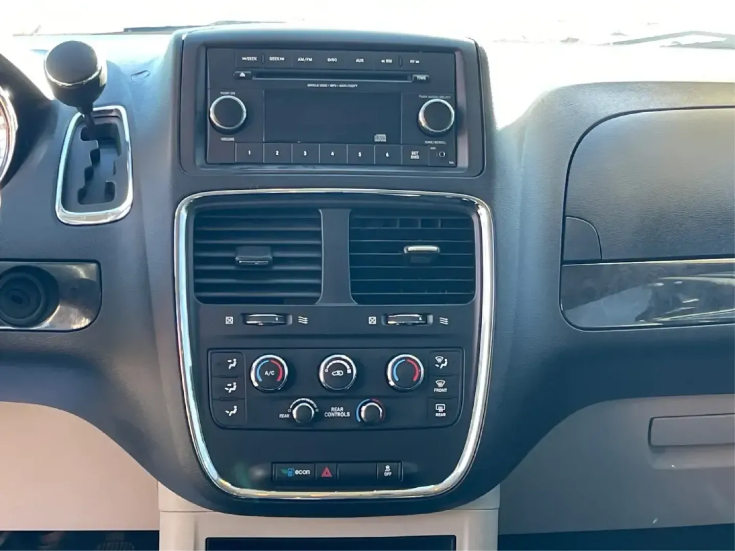 2016 Dodge Grand Caravan SE (2C4RDGBG0GR) with an Pentastar 3.6L V-6 DOHC engine, 6A transmission, located at 8750 N County Rd 25A, Piqua, OH, 45356, (937) 908-9800, 40.164391, -84.232513 - **Experience the Freedom of Family Adventures with the 2016 Dodge Grand Caravan SE!** <br /> <br /> Are you in search of the perfect vehicle for family road trips, daily commutes, or weekend adventures? Look no further than the 2016 Dodge Grand Caravan SE, available at Advantage Car and Credit in X - Photo#13