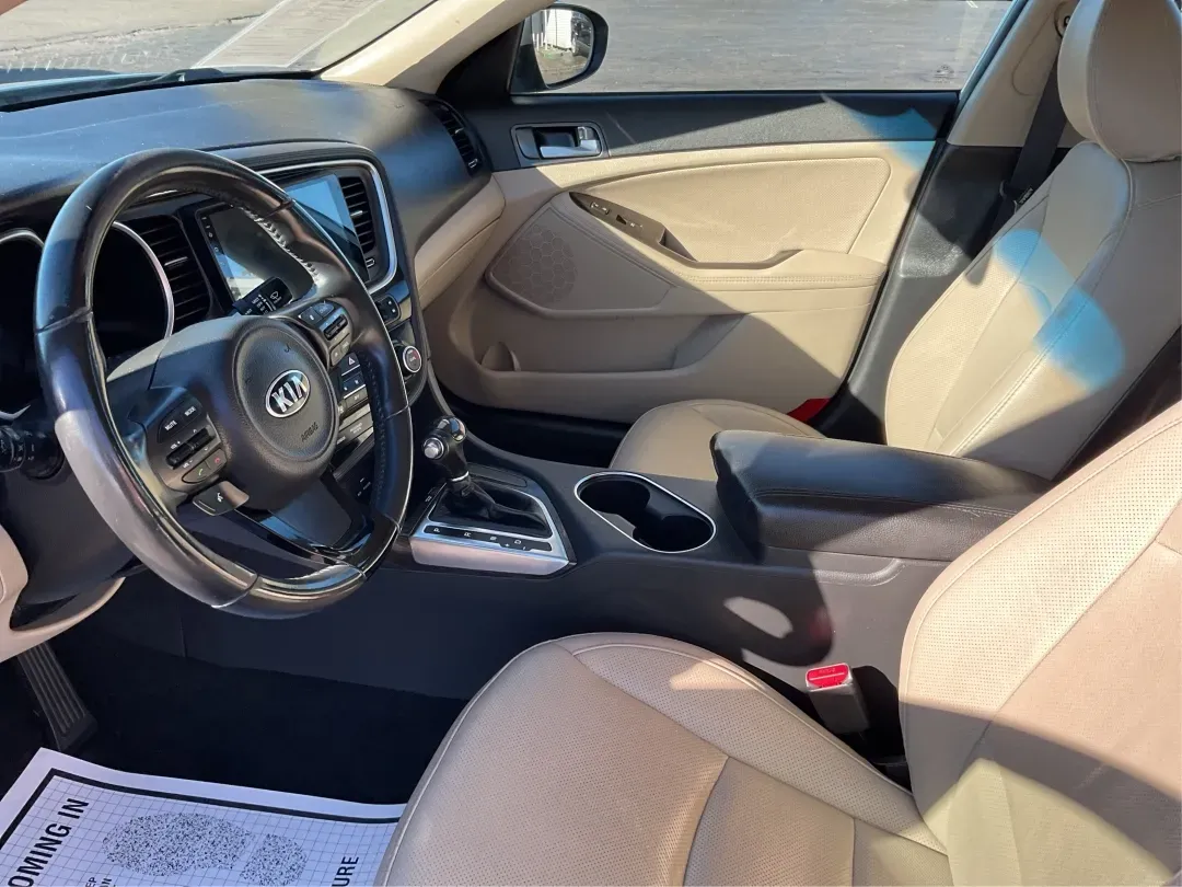 2015 Kia Optima EX (5XXGN4A74FG) with an Theta II 2.4L I-4 gasoline direct injection engine, 6-Speed Automatic transmission, located at 4508 South Dixie Dr, Moraine, OH, 45439, (937) 908-9800, 39.689976, -84.218452 - Experience the perfect blend of style, comfort, and reliability with this 2015 Kia Optima EX at Advantage Car and Credit in Xenia, OH. Whether you're embarking on daily commutes, family road trips, or simply looking for a trusty companion for your adventures, this vehicle is designed to meet your di - Photo#9