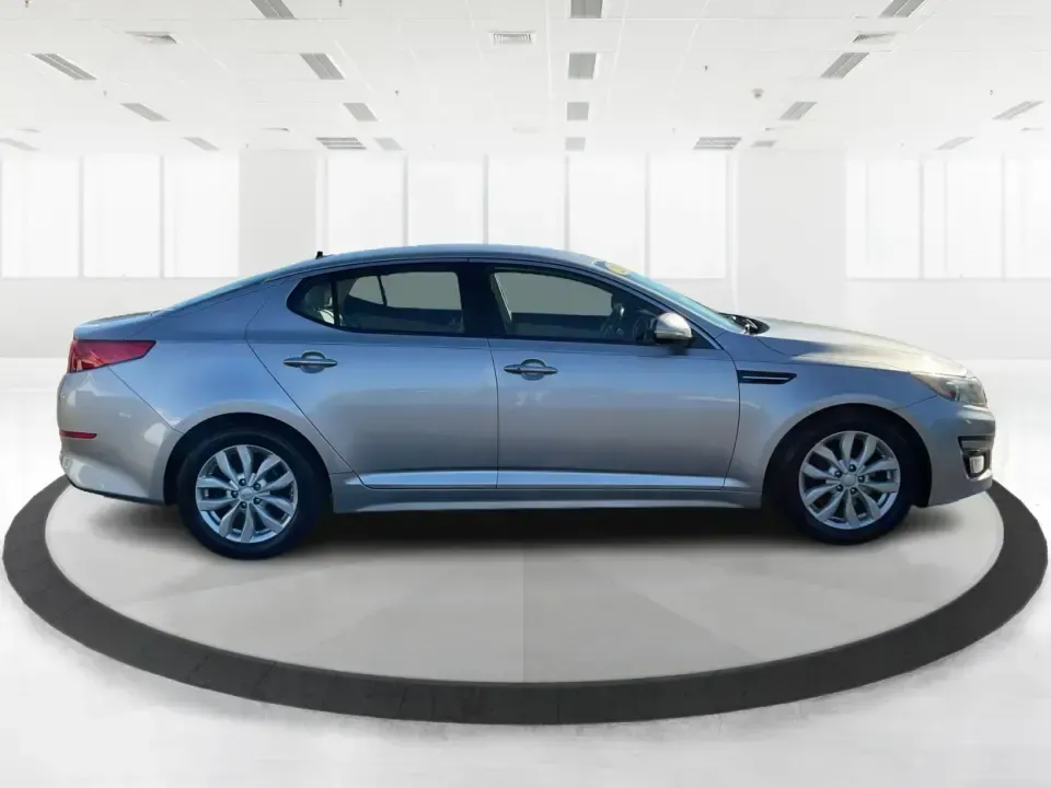 2015 Kia Optima EX (5XXGN4A74FG) with an Theta II 2.4L I-4 gasoline direct injection engine, 6-Speed Automatic transmission, located at 1184 Kauffman Ave, Fairborn, OH, 45324, (937) 908-9800, 39.807072, -84.030914 - Experience the perfect blend of style, comfort, and reliability with this 2015 Kia Optima EX at Advantage Car and Credit in Xenia, OH. Whether you're embarking on daily commutes, family road trips, or simply looking for a trusty companion for your adventures, this vehicle is designed to meet your di - Photo#1