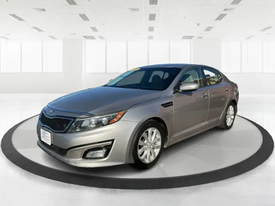 2015 Kia Optima EX (5XXGN4A74FG) with an Theta II 2.4L I-4 gasoline direct injection engine, 6-Speed Automatic transmission, located at 1184 Kauffman Ave, Fairborn, OH, 45324, (937) 908-9800, 39.807072, -84.030914 - Experience the perfect blend of style, comfort, and reliability with this 2015 Kia Optima EX at Advantage Car and Credit in Xenia, OH. Whether you're embarking on daily commutes, family road trips, or simply looking for a trusty companion for your adventures, this vehicle is designed to meet your di - Photo#8