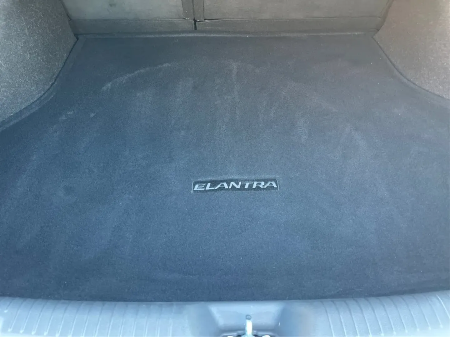 2013 Hyundai Elantra Limited (5NPDH4AE8DH) with an 1.8L I-4 DOHC engine, located at 1099 N County Rd 25A, Troy, OH, 45373, (937) 908-9800, 40.057079, -84.212883 - Elevate your daily commute and family adventures with the versatile and stylish 2013 Hyundai Elantra Limited, available now at Advantage Car and Credit - Troy. This exceptional sedan is designed for those who appreciate a blend of comfort, efficiency, and advanced technology, making it an ideal choi - Photo#12