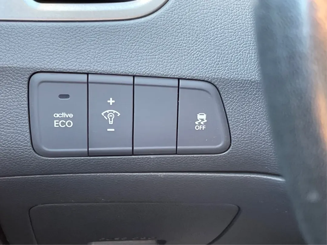 2013 Hyundai Elantra Limited (5NPDH4AE8DH) with an 1.8L I-4 DOHC engine, located at 1099 N County Rd 25A, Troy, OH, 45373, (937) 908-9800, 40.057079, -84.212883 - Elevate your daily commute and family adventures with the versatile and stylish 2013 Hyundai Elantra Limited, available now at Advantage Car and Credit - Troy. This exceptional sedan is designed for those who appreciate a blend of comfort, efficiency, and advanced technology, making it an ideal choi - Photo#17