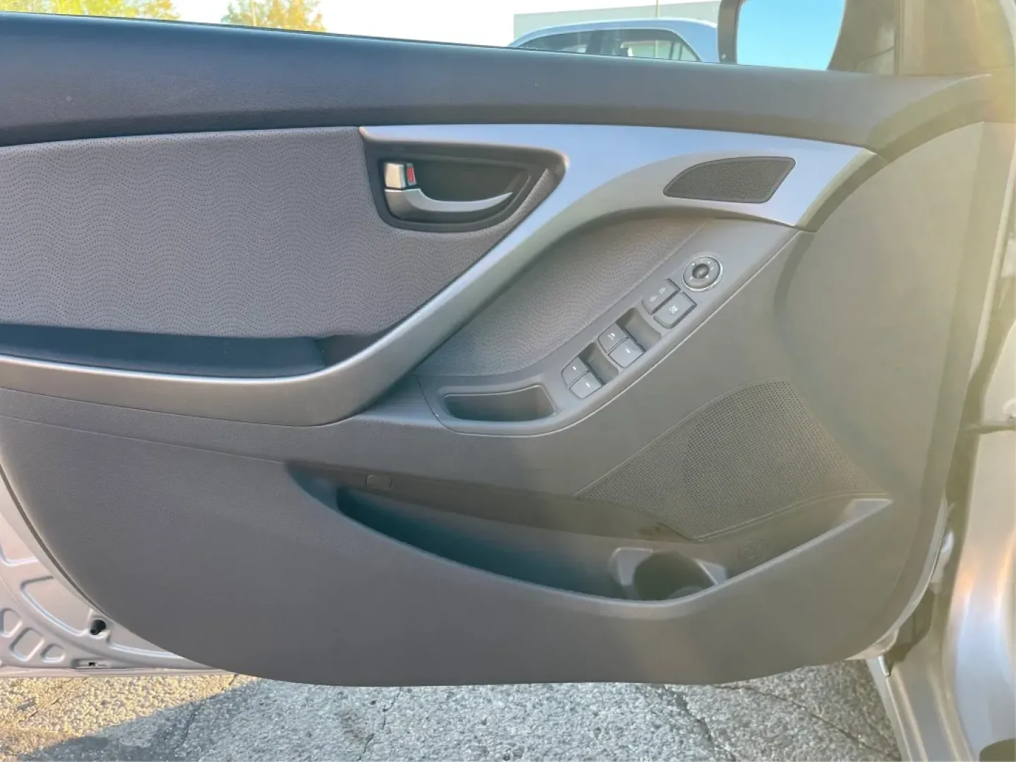 2013 Hyundai Elantra Limited (5NPDH4AE8DH) with an 1.8L I-4 DOHC engine, located at 1099 N County Rd 25A, Troy, OH, 45373, (937) 908-9800, 40.057079, -84.212883 - Elevate your daily commute and family adventures with the versatile and stylish 2013 Hyundai Elantra Limited, available now at Advantage Car and Credit - Troy. This exceptional sedan is designed for those who appreciate a blend of comfort, efficiency, and advanced technology, making it an ideal choi - Photo#19