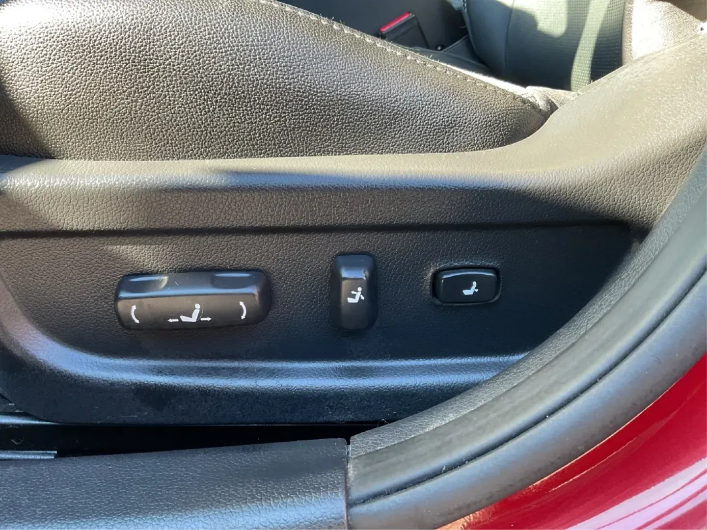 2013 Kia Optima SX (5XXGR4A68DG) with an 2L I-4 gasoline direct injection engine, located at 880 E. National Road, Vandalia, OH, 45377, (937) 908-9800, 39.891918, -84.183594 - **Experience Unmatched Comfort and Style with the 2013 Kia Optima SX**<br /> <br /> Are you in the market for a reliable vehicle that perfectly blends style, comfort, and functionality? Look no further than the stunning 2013 Kia Optima SX, available now at Advantage Car and Credit in Vandalia, OH. T - Photo#17