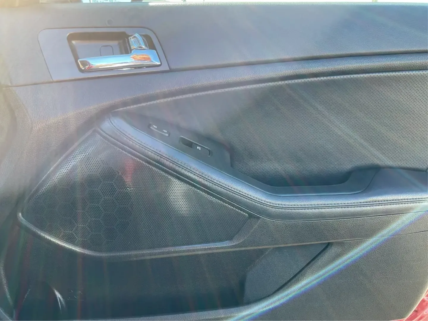 2013 Kia Optima SX (5XXGR4A68DG) with an 2L I-4 gasoline direct injection engine, located at 880 E. National Road, Vandalia, OH, 45377, (937) 908-9800, 39.891918, -84.183594 - **Experience Unmatched Comfort and Style with the 2013 Kia Optima SX**<br /> <br /> Are you in the market for a reliable vehicle that perfectly blends style, comfort, and functionality? Look no further than the stunning 2013 Kia Optima SX, available now at Advantage Car and Credit in Vandalia, OH. T - Photo#19