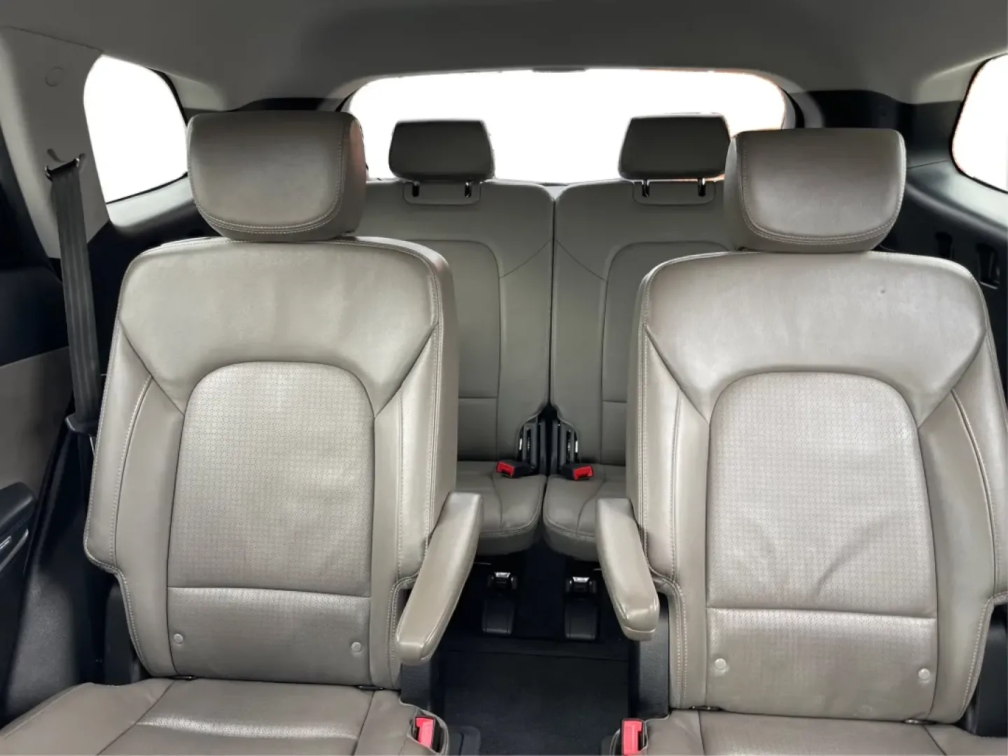 2014 Hyundai Santa Fe Limited (KM8SNDHF0EU) with an Lambda II 3.3L V-6 gasoline direct injection engine, located at 1099 N County Rd 25A, Troy, OH, 45373, (937) 908-9800, 40.057079, -84.212883 - **Rediscover Adventures with the 2014 Hyundai Santa Fe Limited Perfect for Families and Explorers Alike!**<br /> <br /> Are you searching for a reliable and spacious SUV that can accommodate your growing family or be the perfect companion for weekend getaways? Look no further than this stunning 201 - Photo#14