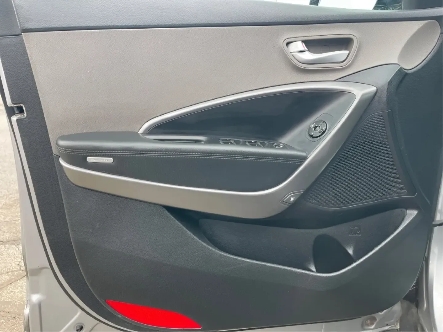 2014 Hyundai Santa Fe Limited (KM8SNDHF0EU) with an Lambda II 3.3L V-6 gasoline direct injection engine, located at 1099 N County Rd 25A, Troy, OH, 45373, (937) 908-9800, 40.057079, -84.212883 - **Rediscover Adventures with the 2014 Hyundai Santa Fe Limited Perfect for Families and Explorers Alike!**<br /> <br /> Are you searching for a reliable and spacious SUV that can accommodate your growing family or be the perfect companion for weekend getaways? Look no further than this stunning 201 - Photo#19