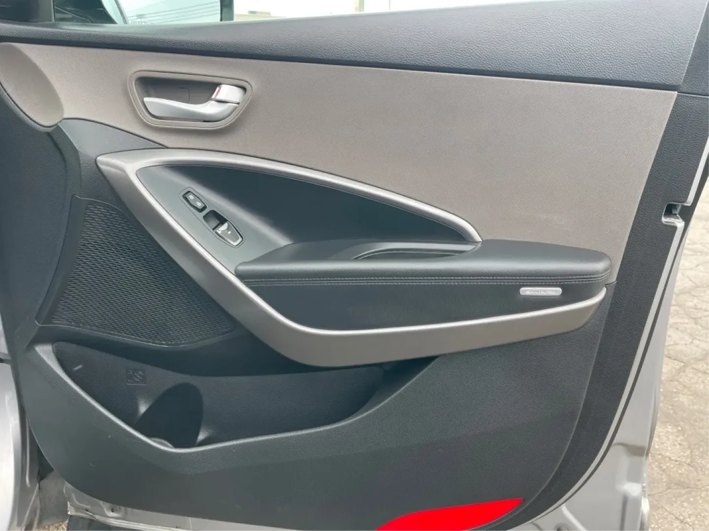 2014 Hyundai Santa Fe Limited (KM8SNDHF0EU) with an Lambda II 3.3L V-6 gasoline direct injection engine, located at 1099 N County Rd 25A, Troy, OH, 45373, (937) 908-9800, 40.057079, -84.212883 - **Rediscover Adventures with the 2014 Hyundai Santa Fe Limited Perfect for Families and Explorers Alike!**<br /> <br /> Are you searching for a reliable and spacious SUV that can accommodate your growing family or be the perfect companion for weekend getaways? Look no further than this stunning 201 - Photo#20