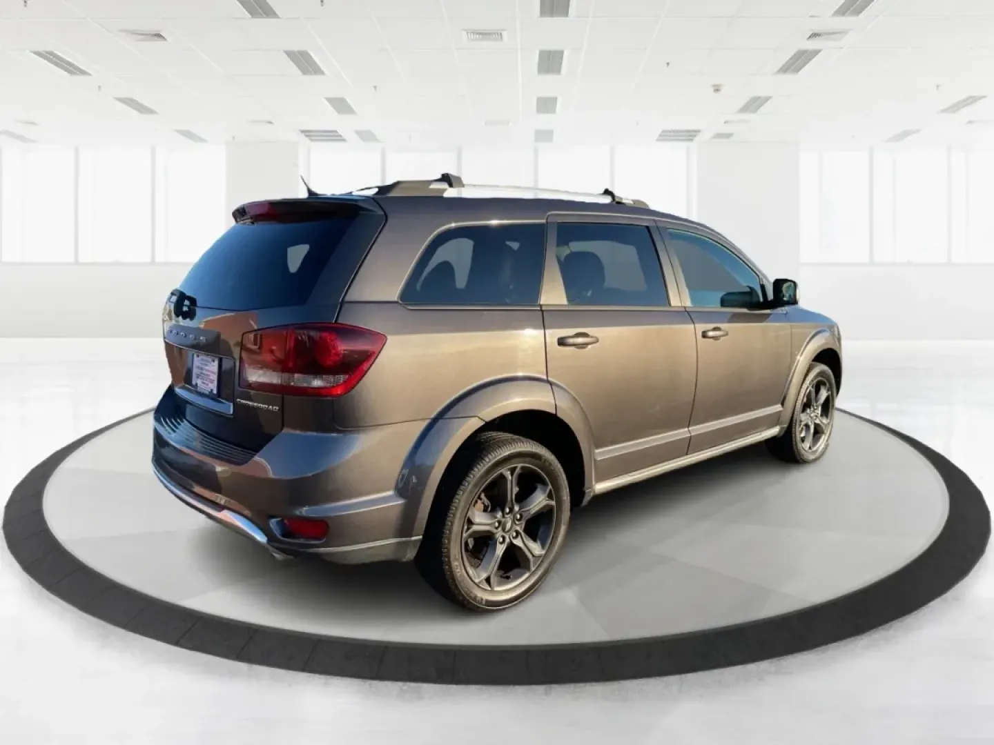 2018 Dodge Journey Crossroad AWD (3C4PDDGG8JT) with an Pentastar 3.6L V-6 DOHC engine, located at 1099 N County Rd 25A, Troy, OH, 45373, (937) 908-9800, 40.057079, -84.212883 - **Discover Your Next Adventure with the 2018 Dodge Journey Crossroad AWD at Advantage Car and Credit!**<br /> <br /> Are you ready to elevate your family's weekend getaways or conquer your daily commute with style and confidence? The 2018 Dodge Journey Crossroad AWD is the perfect vehicle for those - Photo#2