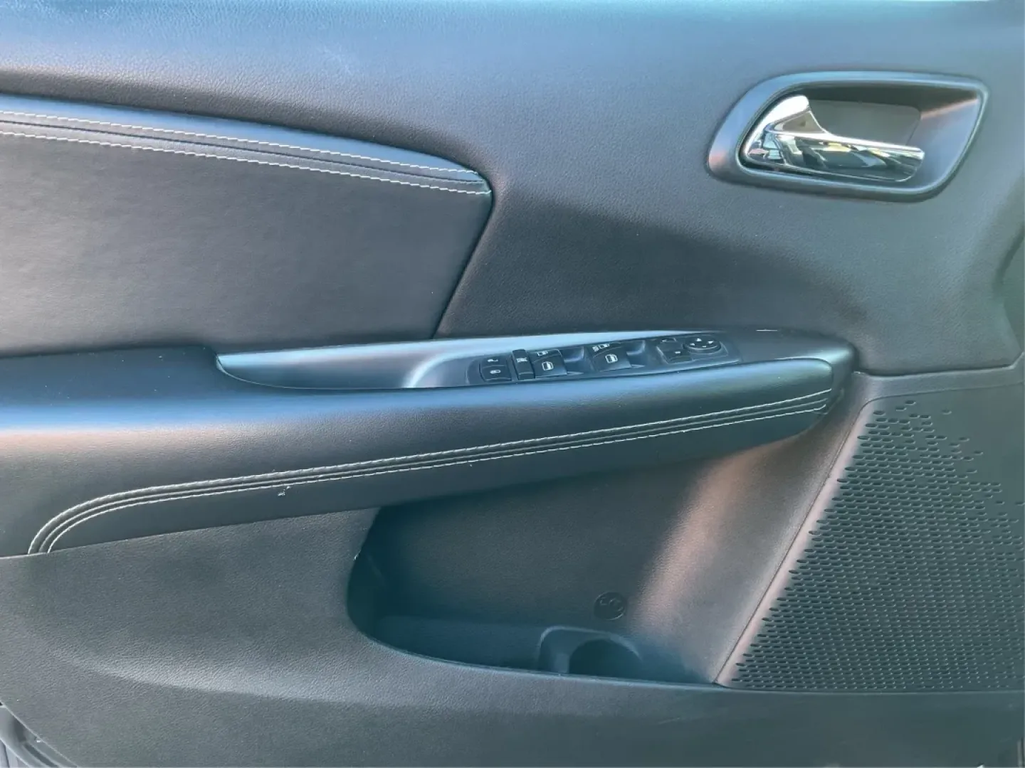 2018 Dodge Journey Crossroad AWD (3C4PDDGG8JT) with an Pentastar 3.6L V-6 DOHC engine, located at 1099 N County Rd 25A, Troy, OH, 45373, (937) 908-9800, 40.057079, -84.212883 - **Discover Your Next Adventure with the 2018 Dodge Journey Crossroad AWD at Advantage Car and Credit!**<br /> <br /> Are you ready to elevate your family's weekend getaways or conquer your daily commute with style and confidence? The 2018 Dodge Journey Crossroad AWD is the perfect vehicle for those - Photo#19