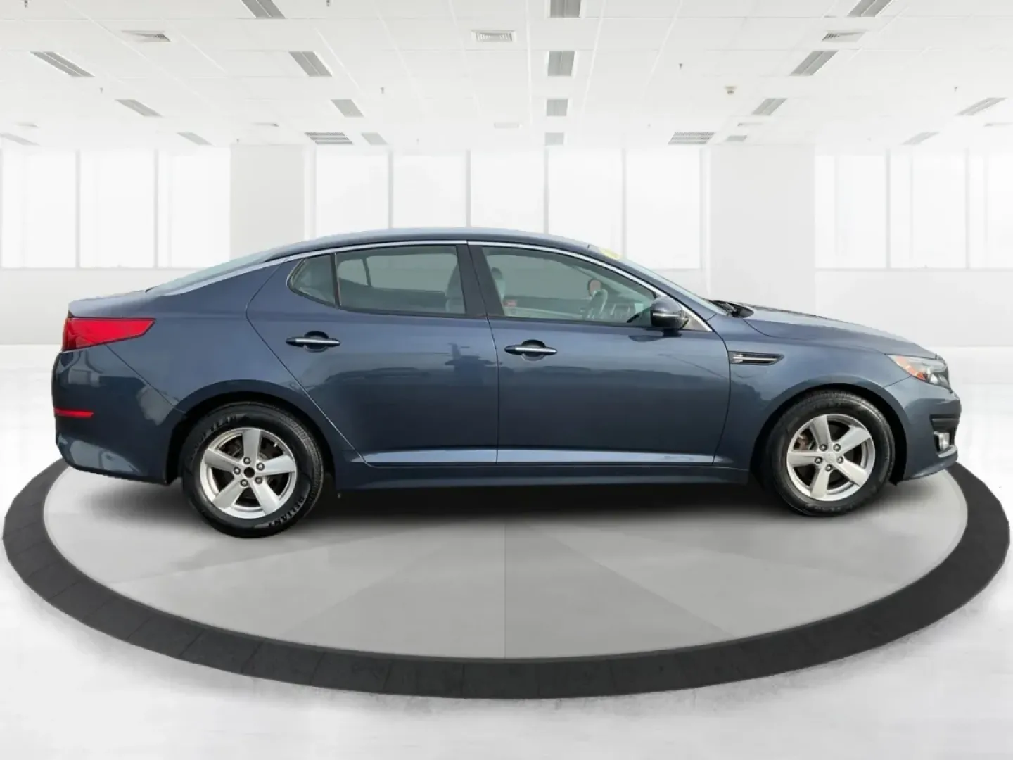 2015 Kia Optima LX (5XXGM4A77FG) with an Theta II 2.4L I-4 gasoline direct injection engine, located at 8750 N County Rd 25A, Piqua, OH, 45356, (937) 908-9800, 40.164391, -84.232513 - Are you seeking a reliable and stylish vehicle that's perfect for your daily commute or weekend getaways? Look no further than this outstanding 2015 Kia Optima LX, available now at Advantage Car and Credit in Piqua, OH! This sleek sedan combines functionality and comfort, making it an ideal choice f - Photo#1