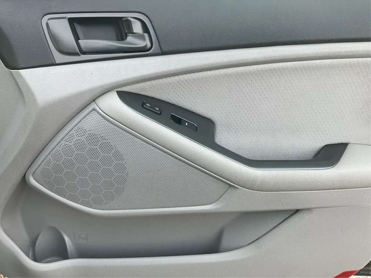 2015 Kia Optima LX (5XXGM4A77FG) with an Theta II 2.4L I-4 gasoline direct injection engine, located at 1099 N County Rd 25A, Troy, OH, 45373, (937) 908-9800, 40.057079, -84.212883 - Are you seeking a reliable and stylish vehicle that's perfect for your daily commute or weekend getaways? Look no further than this outstanding 2015 Kia Optima LX, available now at Advantage Car and Credit in Piqua, OH! This sleek sedan combines functionality and comfort, making it an ideal choice f - Photo#18