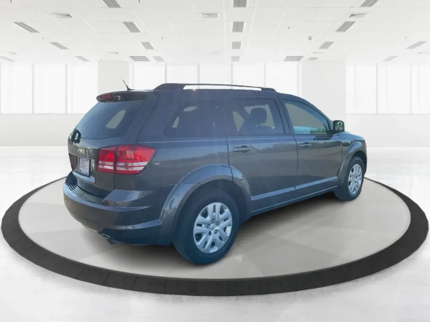 2016 Dodge Journey SE (3C4PDCAB8GT) with an Tigershark MultiAir 2.4L I-4 DOHC engine, located at 4508 South Dixie Dr, Moraine, OH, 45439, (937) 908-9800, 39.689976, -84.218452 - **Experience Life in Motion with the 2016 Dodge Journey SE SUV at Advantage Car and Credit - Moraine!**<br /> <br /> Are you ready to elevate your lifestyle? The 2016 Dodge Journey SE is the perfect blend of style, comfort, and versatility, making it the ideal SUV for growing families, weekend adven - Photo#2