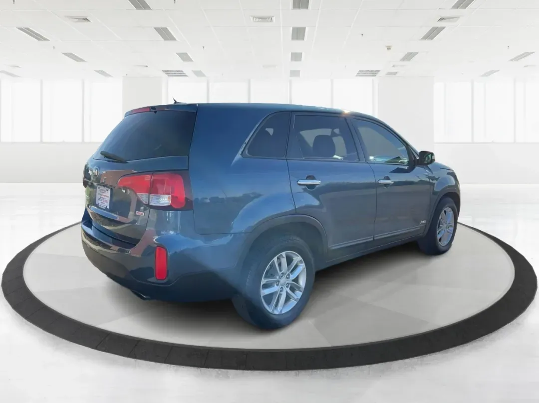 2014 Kia Sorento LX (5XYKTCA66EG) with an 2.4L I-4 gasoline direct injection engine, located at 4508 South Dixie Dr, Moraine, OH, 45439, (937) 908-9800, 39.689976, -84.218452 - ### Adventure Awaits with the 2014 Kia Sorento LX at Advantage Car and Credit - Moraine!<br /> <br /> Are you ready to elevate your family outings, weekend getaways, or daily commutes? The **2014 Kia Sorento LX** is your ultimate companion for all adventures, blending comfort, functionality, and sty - Photo#2