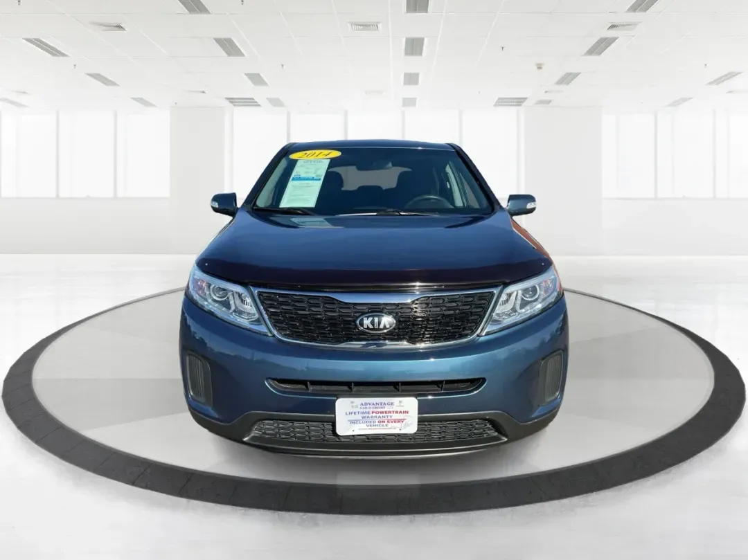 2014 Kia Sorento LX (5XYKTCA66EG) with an 2.4L I-4 gasoline direct injection engine, located at 4508 South Dixie Dr, Moraine, OH, 45439, (937) 908-9800, 39.689976, -84.218452 - ### Adventure Awaits with the 2014 Kia Sorento LX at Advantage Car and Credit - Moraine!<br /> <br /> Are you ready to elevate your family outings, weekend getaways, or daily commutes? The **2014 Kia Sorento LX** is your ultimate companion for all adventures, blending comfort, functionality, and sty - Photo#5