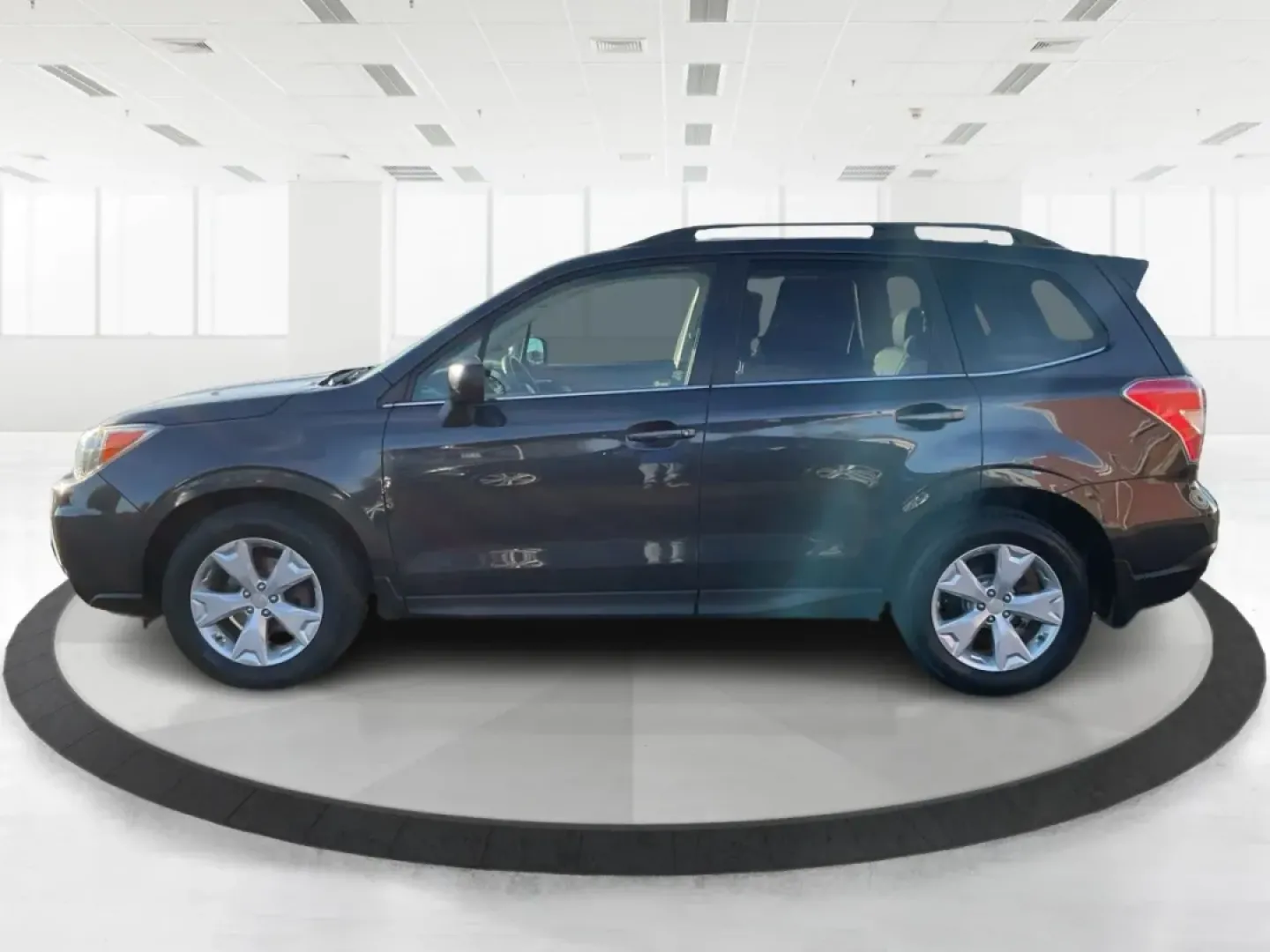 2015 Subaru Forester 2.5i Limited (JF2SJAHC5FH) with an 2.5L H-4 DOHC engine, located at 1230 East Main St, Xenia, OH, 45385, (937) 908-9800, 39.688026, -83.910172 - Looking for a reliable vehicle that can seamlessly transition from daily commutes to weekend adventures? Look no further than the 2015 Subaru Forester 2.5i Limited, available now at Advantage Car and Credit in Xenia, OH. This versatile SUV is perfect for growing families, outdoor enthusiasts, and an - Photo#4