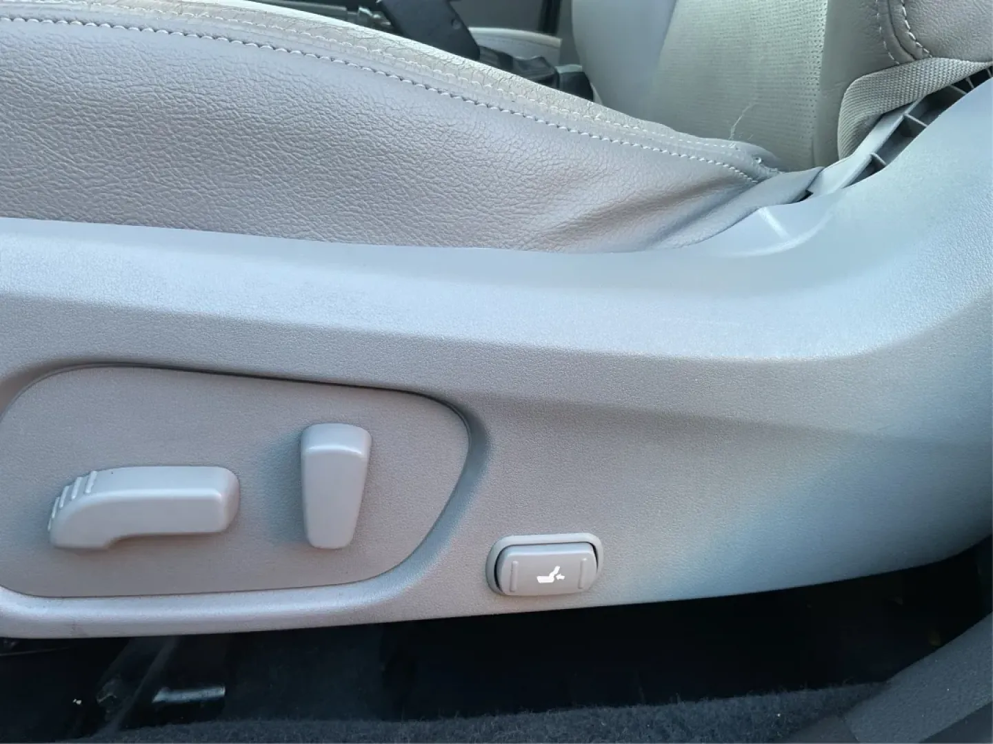 2015 Subaru Forester 2.5i Limited (JF2SJAHC5FH) with an 2.5L H-4 DOHC engine, located at 1230 East Main St, Xenia, OH, 45385, (937) 908-9800, 39.688026, -83.910172 - Looking for a reliable vehicle that can seamlessly transition from daily commutes to weekend adventures? Look no further than the 2015 Subaru Forester 2.5i Limited, available now at Advantage Car and Credit in Xenia, OH. This versatile SUV is perfect for growing families, outdoor enthusiasts, and an - Photo#16