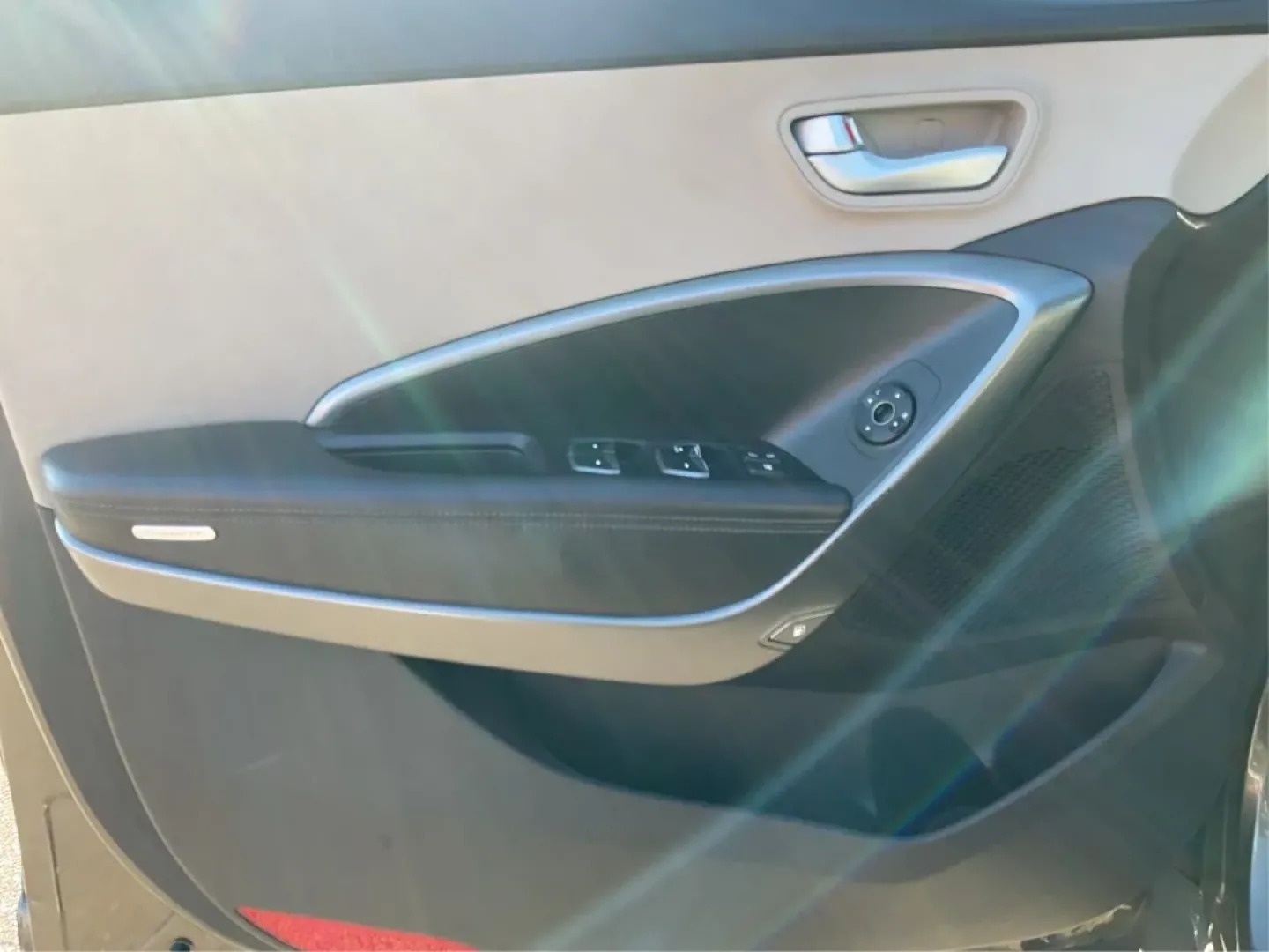 2014 Hyundai Santa Fe 2.4L (5XYZUDLBXEG) with an Theta II 2.4L I-4 gasoline direct injection engine, located at 8750 N County Rd 25A, Piqua, OH, 45356, (937) 908-9800, 40.164391, -84.232513 - **Explore New Adventures in the 2014 Hyundai Santa Fe from Advantage Car and Credit - Piqua!**<br /> <br /> Are you ready to elevate your family outings or weekend adventures? Look no further than this stunning 2014 Hyundai Santa Fe, perfect for those who crave both comfort and versatility in their - Photo#18