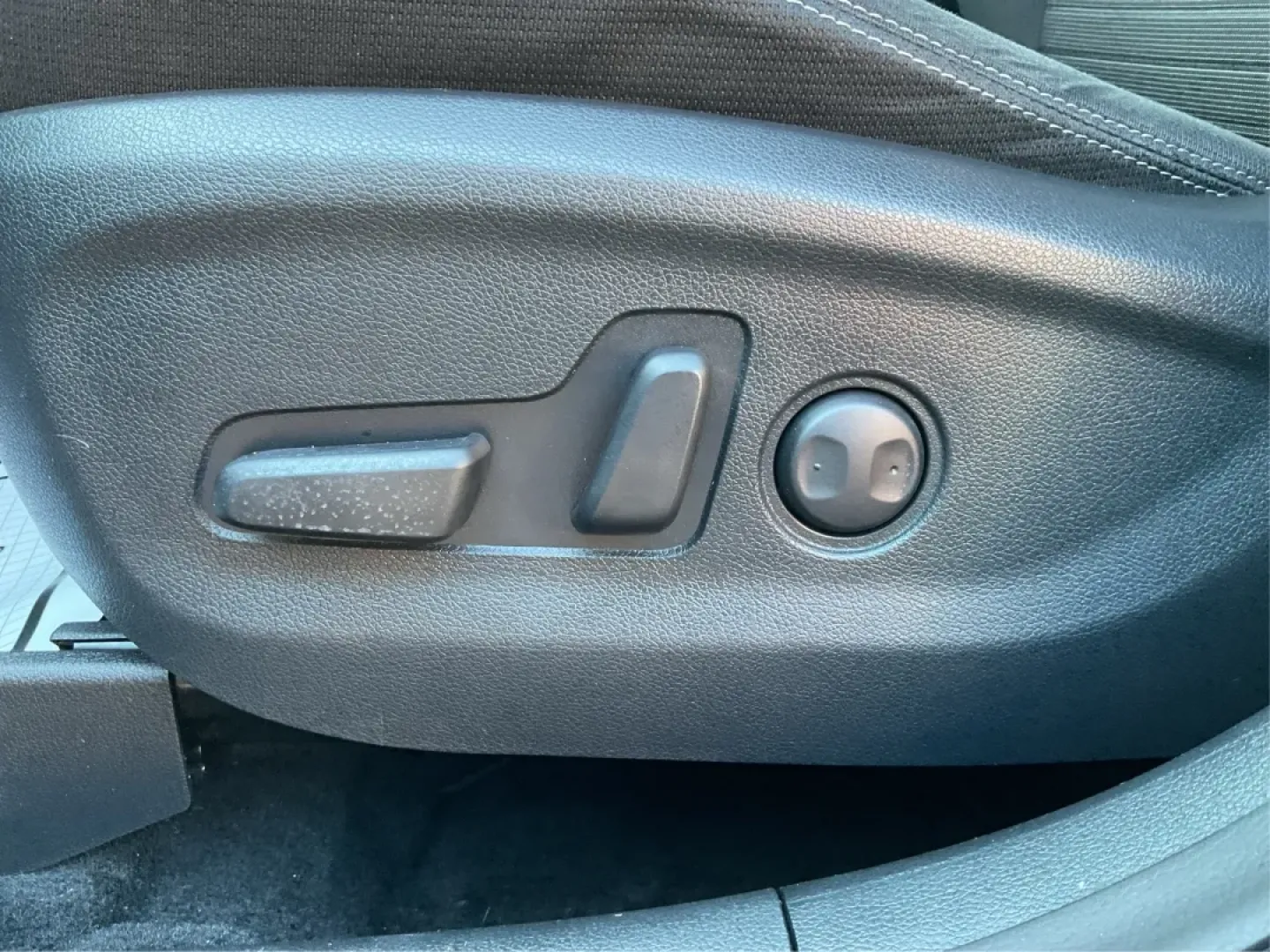 2017 Kia Sportage LX (KNDPMCACXH7) with an Theta II 2.4L I-4 gasoline direct injection engine, located at 1951 S Dayton Lakeview Rd., New Carlisle, OH, 45344, (937) 908-9800, 39.890999, -84.050255 - **Adventure Awaits with the 2017 Kia Sportage LX Perfect for Your Next Family Road Trip!**<br /> <br /> Looking for a reliable, stylish, and versatile vehicle that's ideal for everything from family outings to weekend getaways? Look no further than the 2017 Kia Sportage LX, available now at Advanta - Photo#9