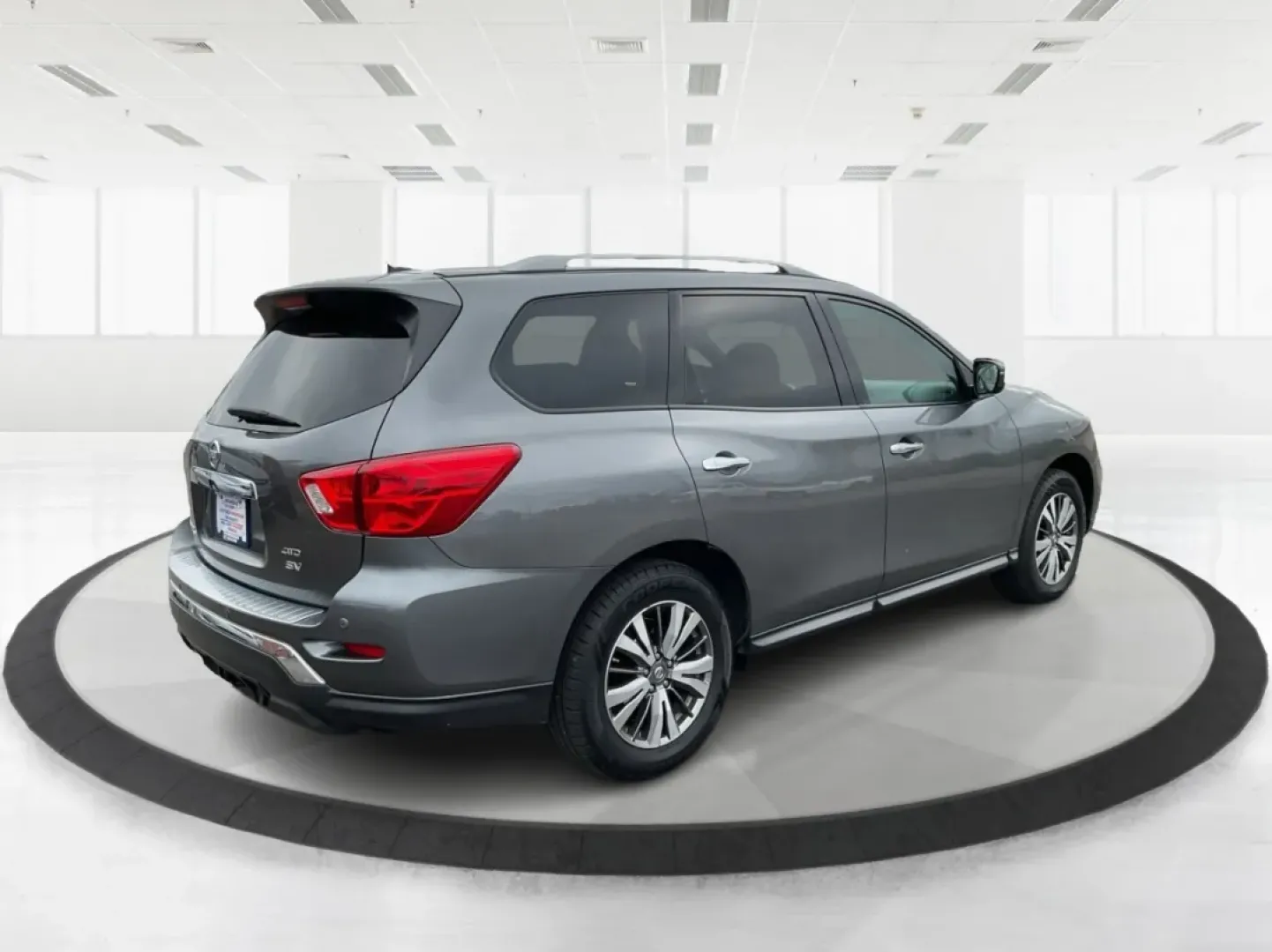 2018 Nissan Pathfinder SV (5N1DR2MM1JC) with an 3.5L V-6 gasoline direct injection engine, located at 880 E. National Road, Vandalia, OH, 45377, (937) 908-9800, 39.891918, -84.183594 - Are you ready to elevate your family adventures or weekend getaways? Look no further than the 2018 Nissan Pathfinder SV, available now at Advantage Car and Credit in Vandalia, OH. Perfectly designed for growing families, this spacious SUV is not only a reliable daily driver but also an ideal compani - Photo#2