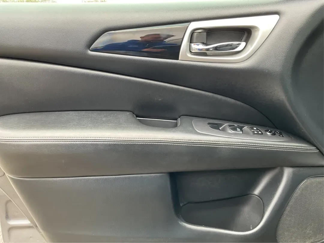 2018 Nissan Pathfinder SV (5N1DR2MM1JC) with an 3.5L V-6 gasoline direct injection engine, located at 880 E. National Road, Vandalia, OH, 45377, (937) 908-9800, 39.891918, -84.183594 - Are you ready to elevate your family adventures or weekend getaways? Look no further than the 2018 Nissan Pathfinder SV, available now at Advantage Car and Credit in Vandalia, OH. Perfectly designed for growing families, this spacious SUV is not only a reliable daily driver but also an ideal compani - Photo#18