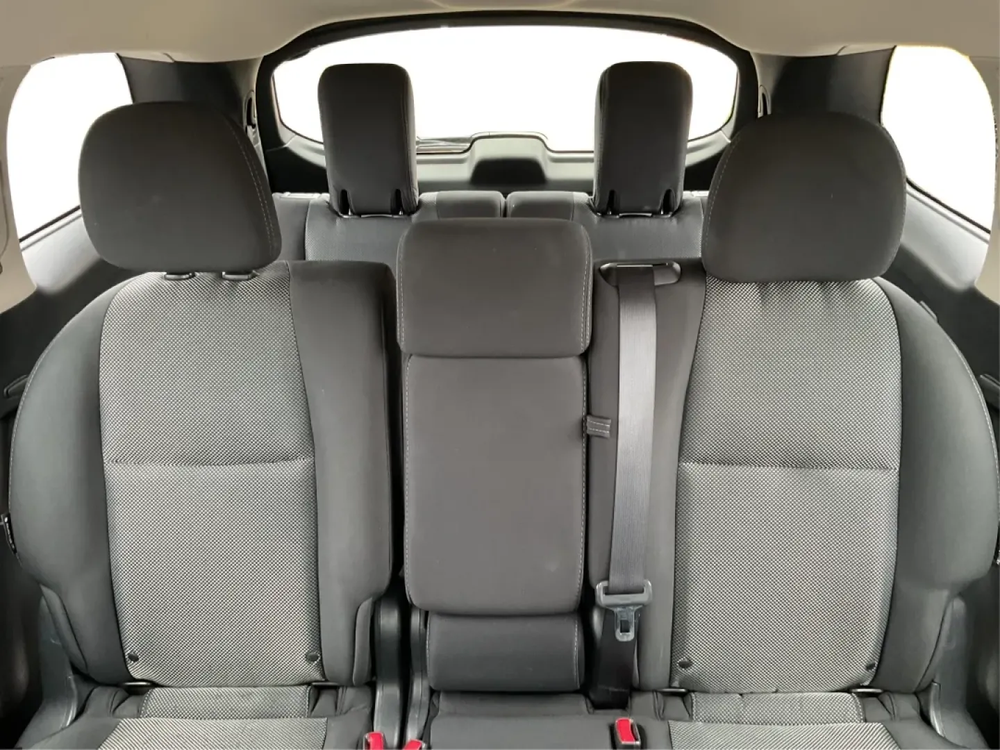 2018 Nissan Pathfinder SV (5N1DR2MM1JC) with an 3.5L V-6 gasoline direct injection engine, located at 4508 South Dixie Dr, Moraine, OH, 45439, (937) 908-9800, 39.689976, -84.218452 - Are you ready to elevate your family adventures or weekend getaways? Look no further than the 2018 Nissan Pathfinder SV, available now at Advantage Car and Credit in Vandalia, OH. Perfectly designed for growing families, this spacious SUV is not only a reliable daily driver but also an ideal compani - Photo#14