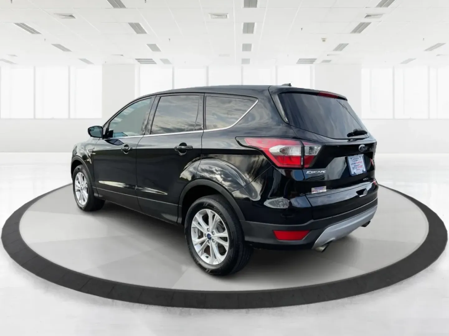 2017 Ford Escape SE (1FMCU9GD3HU) with an Other engine, located at 8750 N County Rd 25A, Piqua, OH, 45356, (937) 908-9800, 40.164391, -84.232513 - **Discover the Perfect SUV for Your Next Adventure!**<br /> <br /> Are you ready to elevate your lifestyle with a vehicle that can handle everything from daily commutes to weekend getaways? Look no further than the 2017 Ford Escape SE, now available at Advantage Car and Credit - Piqua. Located at 87 - Photo#4
