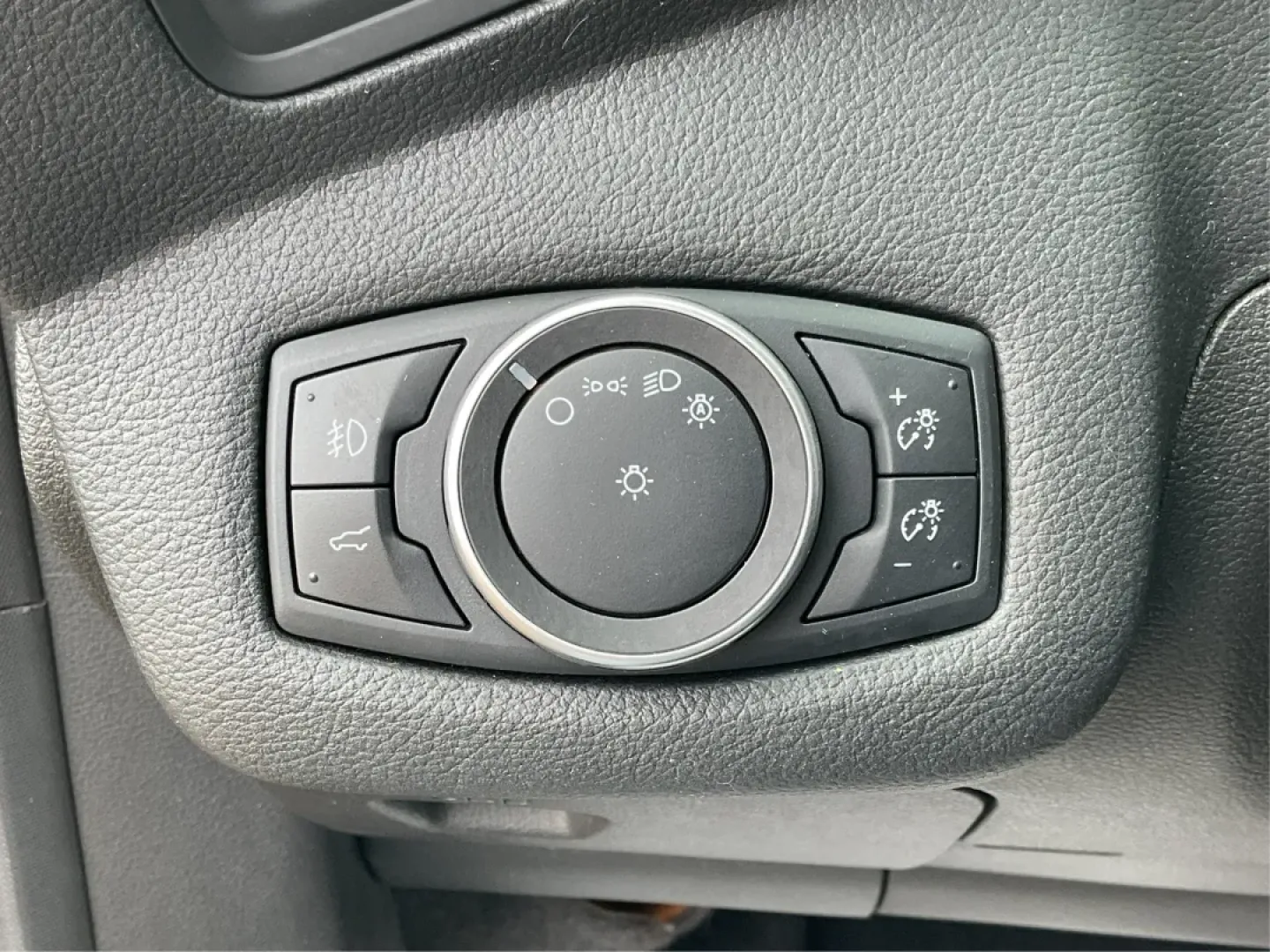 2017 Ford Escape SE (1FMCU9GD3HU) with an Other engine, located at 8750 N County Rd 25A, Piqua, OH, 45356, (937) 908-9800, 40.164391, -84.232513 - **Discover the Perfect SUV for Your Next Adventure!**<br /> <br /> Are you ready to elevate your lifestyle with a vehicle that can handle everything from daily commutes to weekend getaways? Look no further than the 2017 Ford Escape SE, now available at Advantage Car and Credit - Piqua. Located at 87 - Photo#16