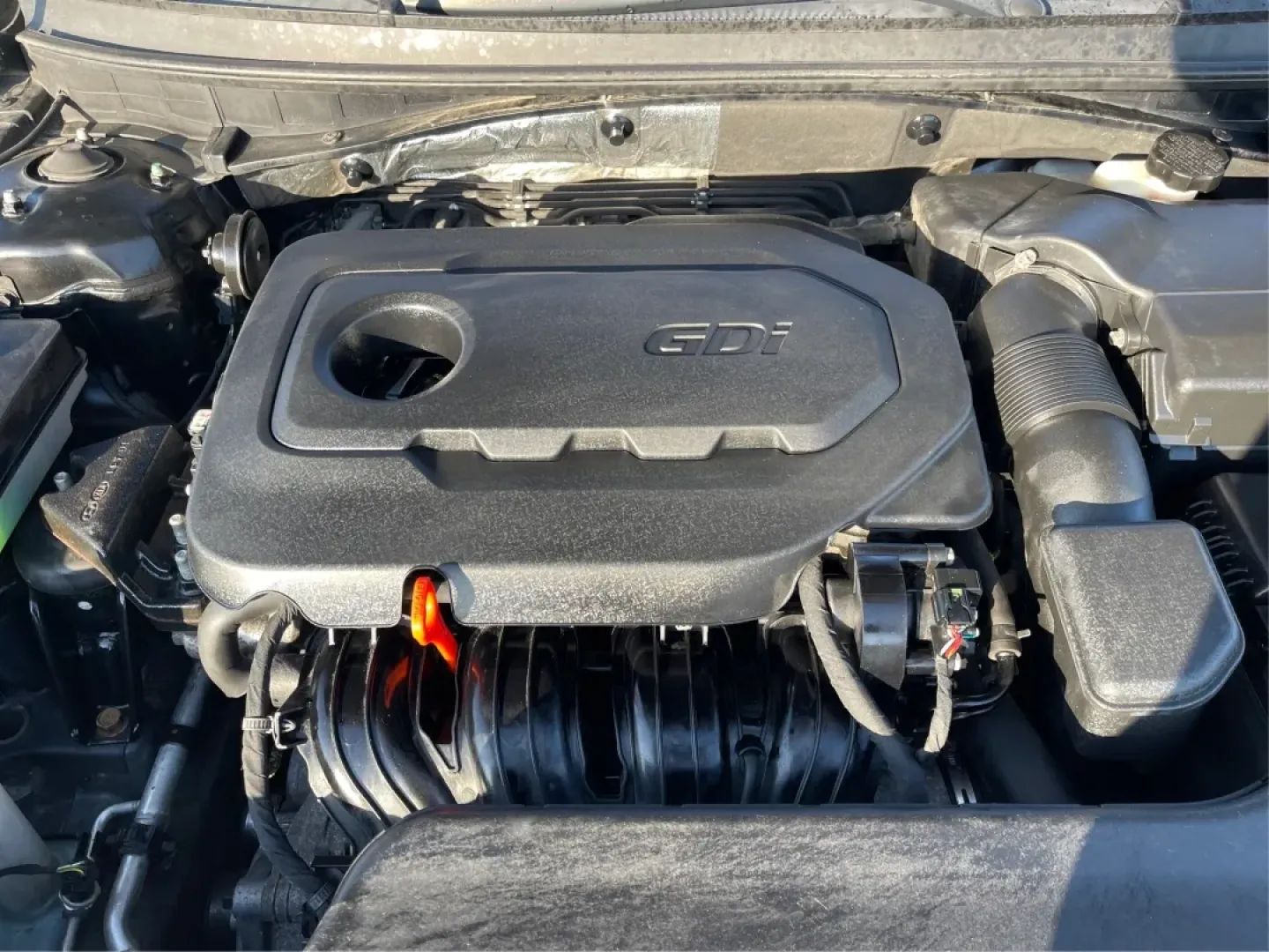 2015 Hyundai Sonata Limited (5NPE34AF7FH) with an 2.4L I-4 gasoline direct injection engine, located at 880 E. National Road, Vandalia, OH, 45377, (937) 908-9800, 39.891918, -84.183594 - **Unleash a New Lifestyle with the 2015 Hyundai Sonata Limited Your Perfect Sedan Awaits!**<br /> <br /> Are you ready to elevate your daily commute or weekend getaways? The 2015 Hyundai Sonata Limited, available at Advantage Car and Credit in Vandalia, OH, is designed with your lifestyle in mind. - Photo#11