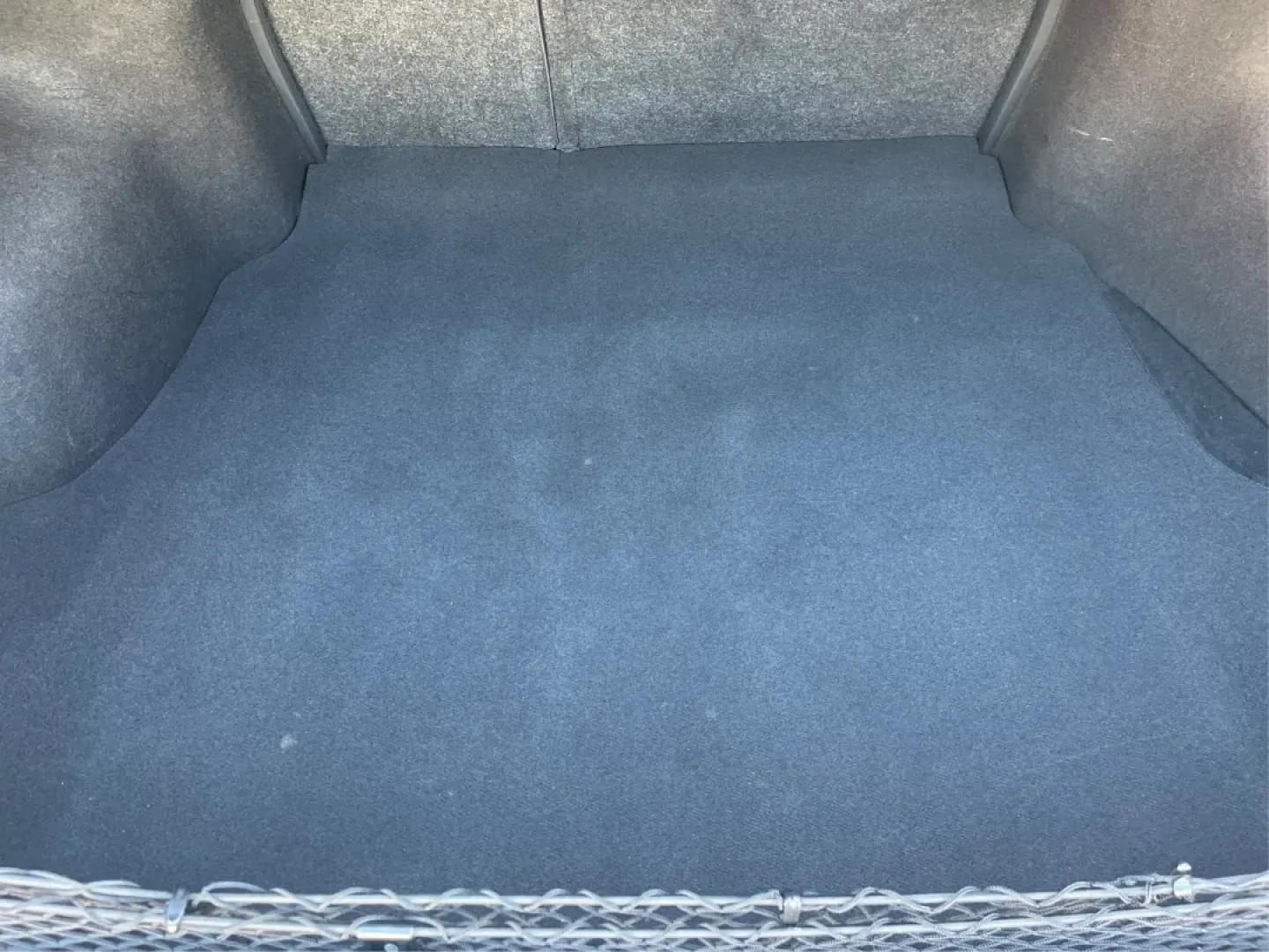 2015 Hyundai Sonata Limited (5NPE34AF7FH) with an 2.4L I-4 gasoline direct injection engine, located at 880 E. National Road, Vandalia, OH, 45377, (937) 908-9800, 39.891918, -84.183594 - **Unleash a New Lifestyle with the 2015 Hyundai Sonata Limited Your Perfect Sedan Awaits!**<br /> <br /> Are you ready to elevate your daily commute or weekend getaways? The 2015 Hyundai Sonata Limited, available at Advantage Car and Credit in Vandalia, OH, is designed with your lifestyle in mind. - Photo#12