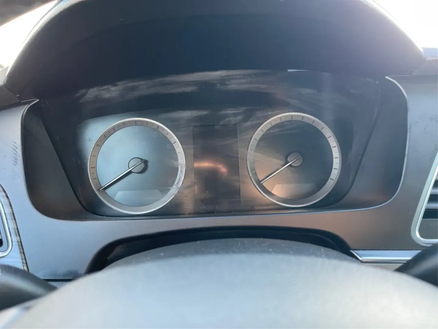 2015 Hyundai Sonata Limited (5NPE34AF7FH) with an 2.4L I-4 gasoline direct injection engine, located at 880 E. National Road, Vandalia, OH, 45377, (937) 908-9800, 39.891918, -84.183594 - **Unleash a New Lifestyle with the 2015 Hyundai Sonata Limited Your Perfect Sedan Awaits!**<br /> <br /> Are you ready to elevate your daily commute or weekend getaways? The 2015 Hyundai Sonata Limited, available at Advantage Car and Credit in Vandalia, OH, is designed with your lifestyle in mind. - Photo#15