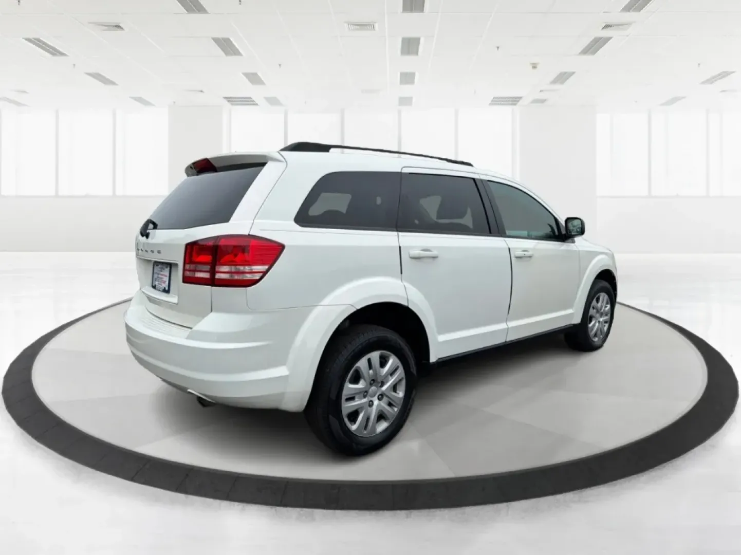 2016 Dodge Journey SE (3C4PDCAB1GT) with an Tigershark MultiAir 2.4L I-4 DOHC engine, located at 1099 N County Rd 25A, Troy, OH, 45373, (937) 908-9800, 40.057079, -84.212883 - Are you searching for the perfect vehicle to accommodate your growing family or enhance your daily commute? Look no further than this stunning 2016 Dodge Journey SE, available now at Advantage Car and Credit in Troy, OH! With its spacious interior and excellent features, this budget-friendly SUV is - Photo#2