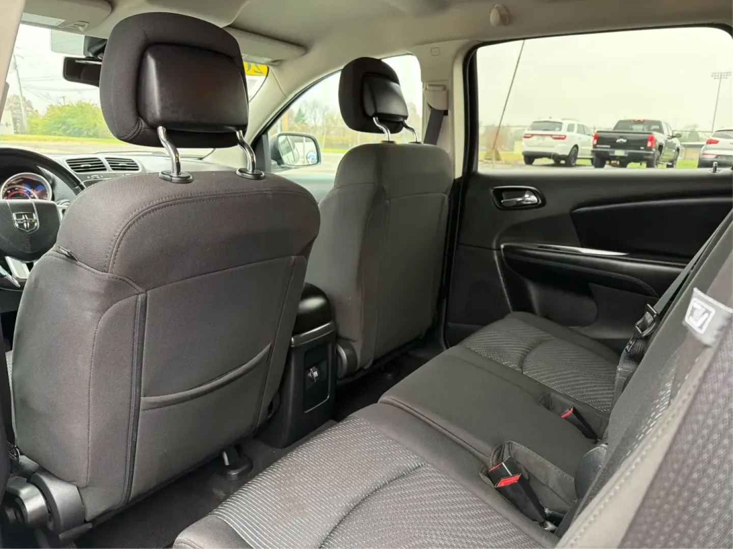 2016 Dodge Journey SE (3C4PDCAB1GT) with an Tigershark MultiAir 2.4L I-4 DOHC engine, located at 1099 N County Rd 25A, Troy, OH, 45373, (937) 908-9800, 40.057079, -84.212883 - Are you searching for the perfect vehicle to accommodate your growing family or enhance your daily commute? Look no further than this stunning 2016 Dodge Journey SE, available now at Advantage Car and Credit in Troy, OH! With its spacious interior and excellent features, this budget-friendly SUV is - Photo#10