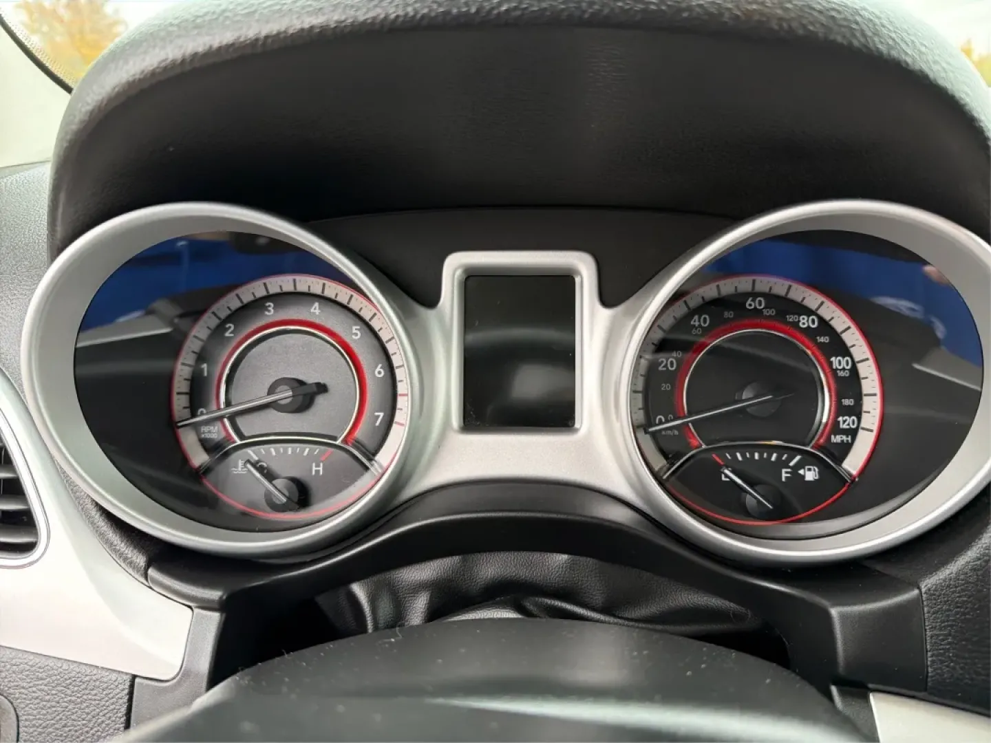 2016 Dodge Journey SE (3C4PDCAB1GT) with an Tigershark MultiAir 2.4L I-4 DOHC engine, located at 1099 N County Rd 25A, Troy, OH, 45373, (937) 908-9800, 40.057079, -84.212883 - Are you searching for the perfect vehicle to accommodate your growing family or enhance your daily commute? Look no further than this stunning 2016 Dodge Journey SE, available now at Advantage Car and Credit in Troy, OH! With its spacious interior and excellent features, this budget-friendly SUV is - Photo#15