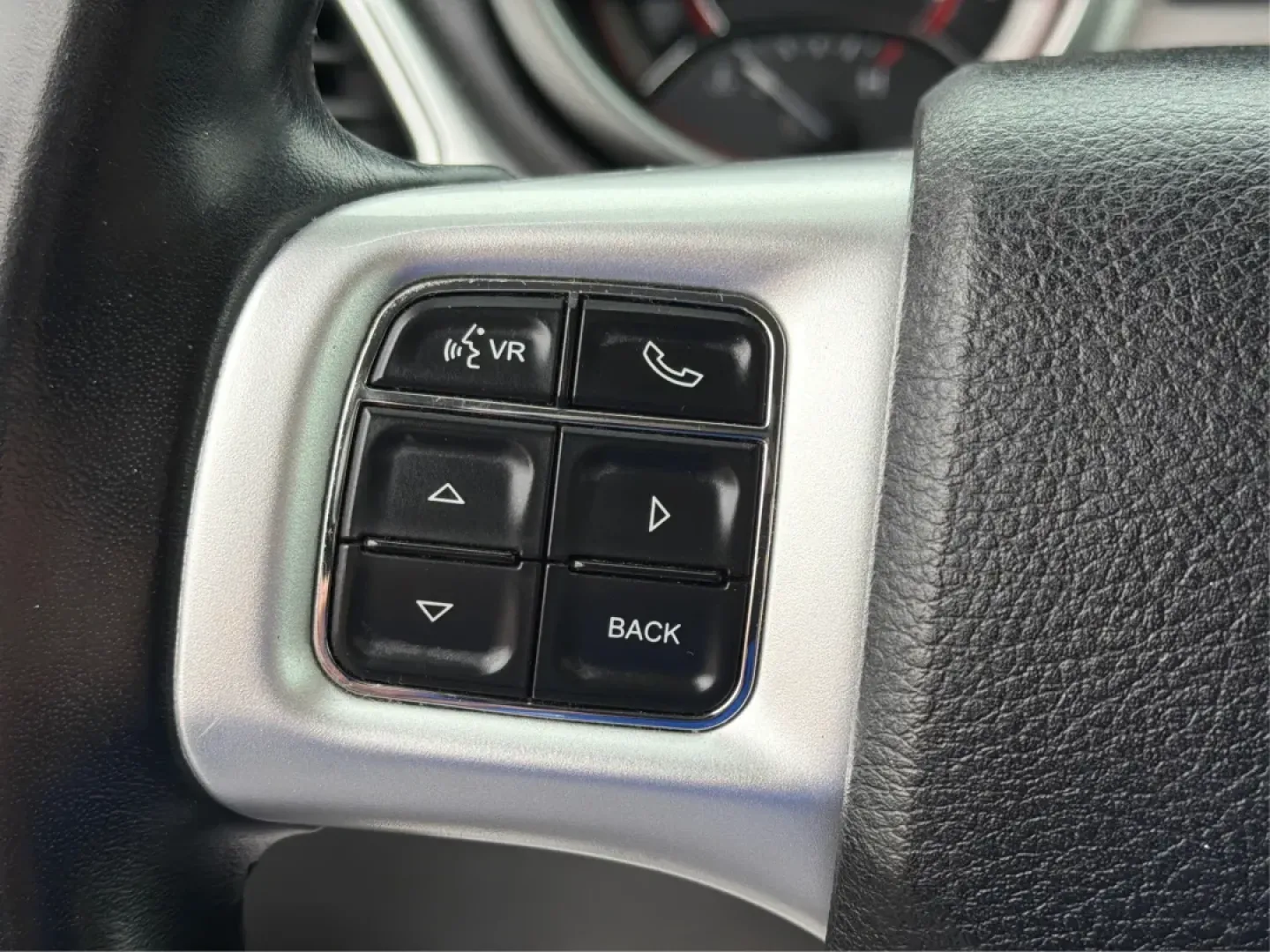 2016 Dodge Journey SE (3C4PDCAB1GT) with an Tigershark MultiAir 2.4L I-4 DOHC engine, located at 1099 N County Rd 25A, Troy, OH, 45373, (937) 908-9800, 40.057079, -84.212883 - Are you searching for the perfect vehicle to accommodate your growing family or enhance your daily commute? Look no further than this stunning 2016 Dodge Journey SE, available now at Advantage Car and Credit in Troy, OH! With its spacious interior and excellent features, this budget-friendly SUV is - Photo#16