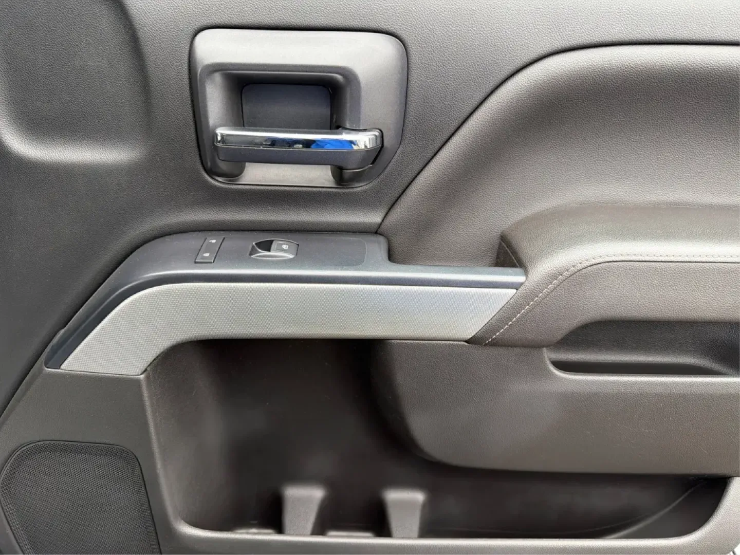 2017 Chevrolet Silverado 1500 LT Z71 (1GCUKRECXHF) with an EcoTec3 5.3L V-8 gasoline direct injection engine, located at 8750 N County Rd 25A, Piqua, OH, 45356, (937) 908-9800, 40.164391, -84.232513 - **Conquer Every Journey with the 2017 Chevrolet Silverado 1500 LT Z71!**<br /> <br /> If you're searching for a truck that can handle everything life throws at you-whether it's a weekend adventure, a daily commute, or the demands of a growing family-the 2017 Chevrolet Silverado 1500 LT Z71 is the pe - Photo#19