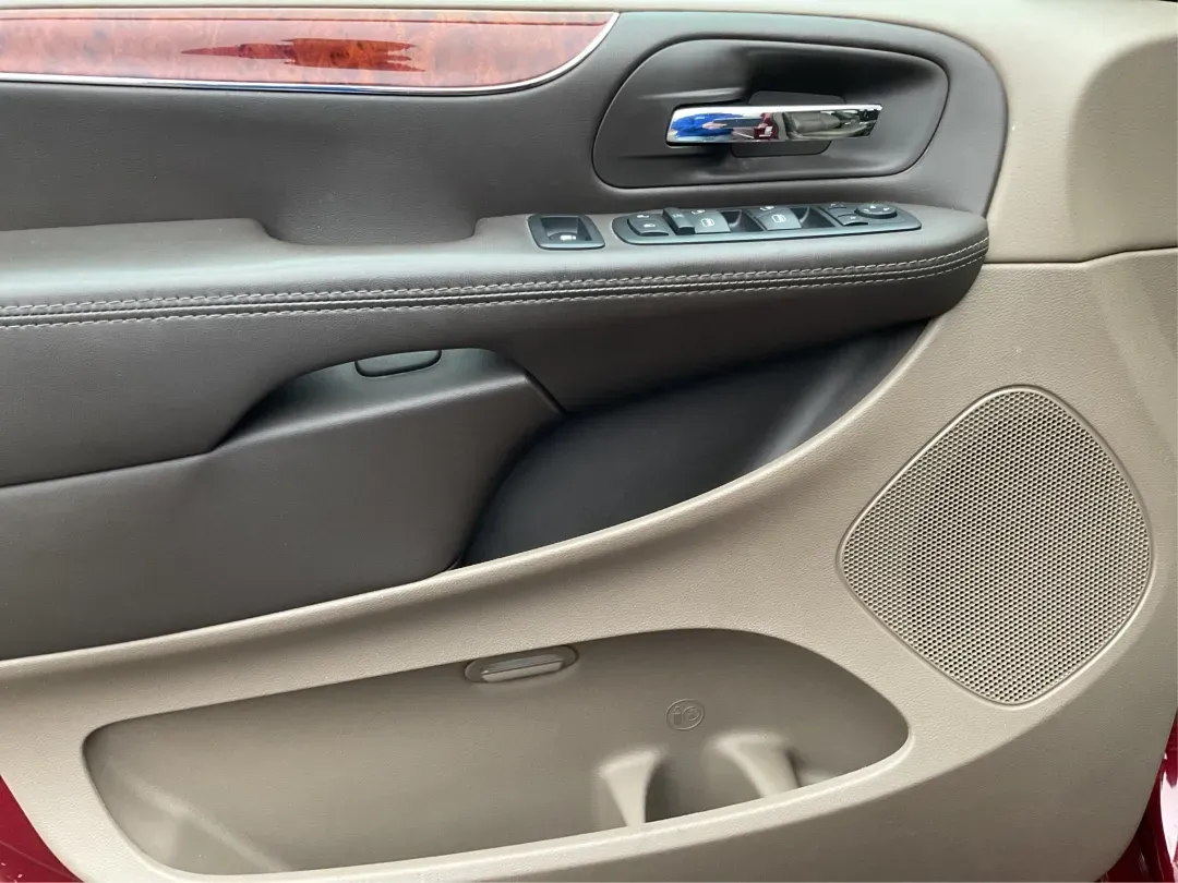 2016 Chrysler Town and Country Touring (2C4RC1BG8GR) with an Pentastar 3.6L V-6 DOHC engine, located at 880 E. National Road, Vandalia, OH, 45377, (937) 908-9800, 39.891918, -84.183594 - **Find Your Family Adventure with This 2016 Chrysler Town and Country at Advantage Car and Credit - Vandalia!**<br /> <br /> Imagine packing up your family and hitting the open road in a reliable, spacious van that caters to all your travel needs. The 2016 Chrysler Town and Country is your ticke - Photo#19