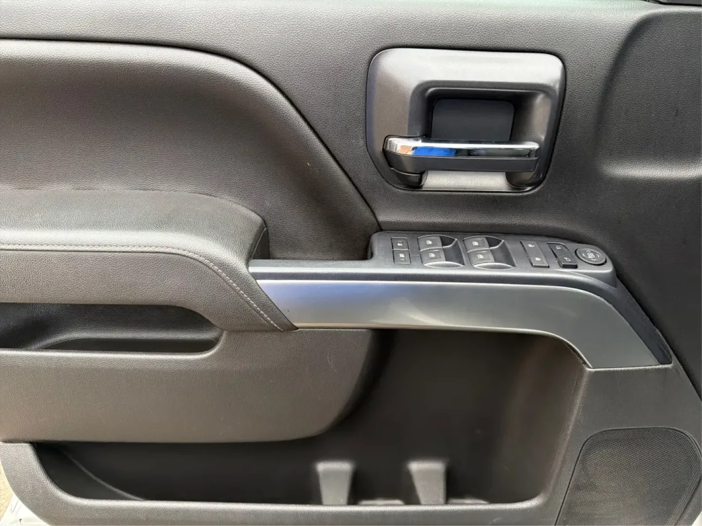 2014 Chevrolet Silverado 1500 1LT (3GCUKREC1EG) with an Other engine, located at 1099 N County Rd 25A, Troy, OH, 45373, (937) 908-9800, 40.057079, -84.212883 - **Elevate Your Lifestyle with the 2014 Chevrolet Silverado 1500** <br /> <br /> Unleash the power of adventure with the 2014 Chevrolet Silverado 1500, the perfect companion for weekend road trips, family outings, or tackling tough jobs around Troy, OH. This rugged yet refined truck blends capabilit - Photo#18