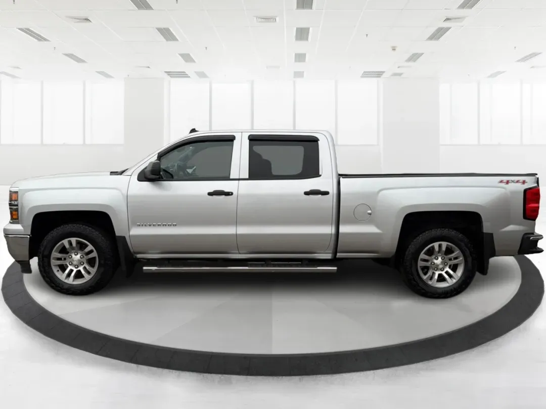 2014 Chevrolet Silverado 1500 1LT (3GCUKREC1EG) with an 5.3L V8 OHV 16V engine, 6-Speed Automatic transmission, located at 401 Woodman Dr, Riverside, OH, 45431, (937) 908-9800, 39.760899, -84.123421 - **Elevate Your Lifestyle with the 2014 Chevrolet Silverado 1500** <br /> <br /> Unleash the power of adventure with the 2014 Chevrolet Silverado 1500, the perfect companion for weekend road trips, family outings, or tackling tough jobs around Troy, OH. This rugged yet refined truck blends capabilit - Photo#5