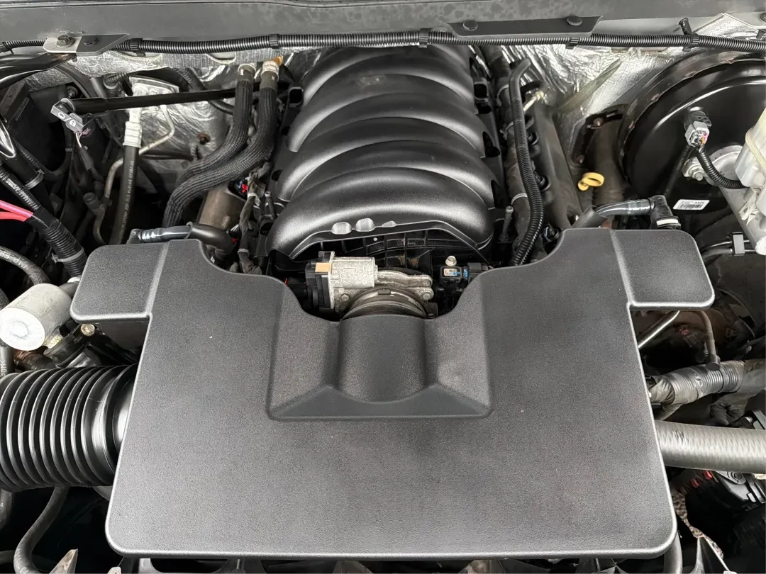 2014 Chevrolet Silverado 1500 1LT (3GCUKREC1EG) with an 5.3L V8 OHV 16V engine, 6-Speed Automatic transmission, located at 401 Woodman Dr, Riverside, OH, 45431, (937) 908-9800, 39.760899, -84.123421 - **Elevate Your Lifestyle with the 2014 Chevrolet Silverado 1500** <br /> <br /> Unleash the power of adventure with the 2014 Chevrolet Silverado 1500, the perfect companion for weekend road trips, family outings, or tackling tough jobs around Troy, OH. This rugged yet refined truck blends capabilit - Photo#11