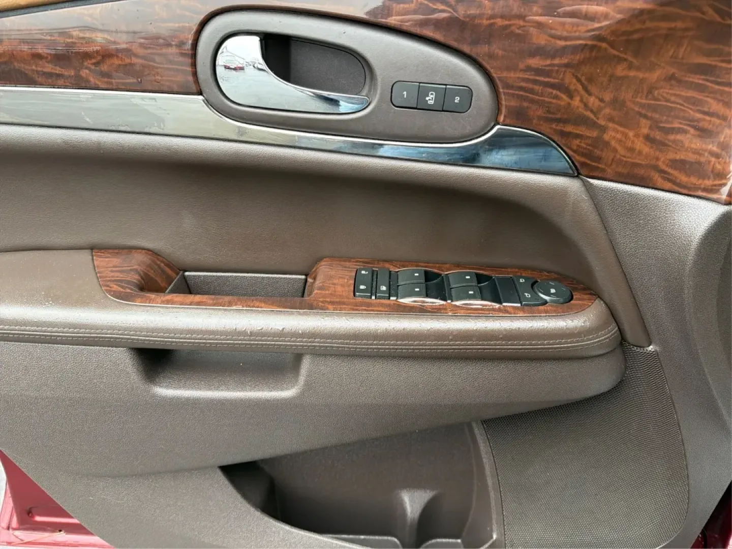 2017 Buick Enclave Leather (5GAKVBKD7HJ) with an 3.6L V-6 gasoline direct injection engine, located at 1099 N County Rd 25A, Troy, OH, 45373, (937) 908-9800, 40.057079, -84.212883 - **Discover Adventure with the 2017 Buick Enclave Perfect for Your Growing Family!**<br /> <br /> Are you a family on the go, looking for a reliable vehicle that can seamlessly handle your busy lifestyle? Look no further than the stunning 2017 Buick Enclave, now available at Advantage Car and Credit - Photo#19