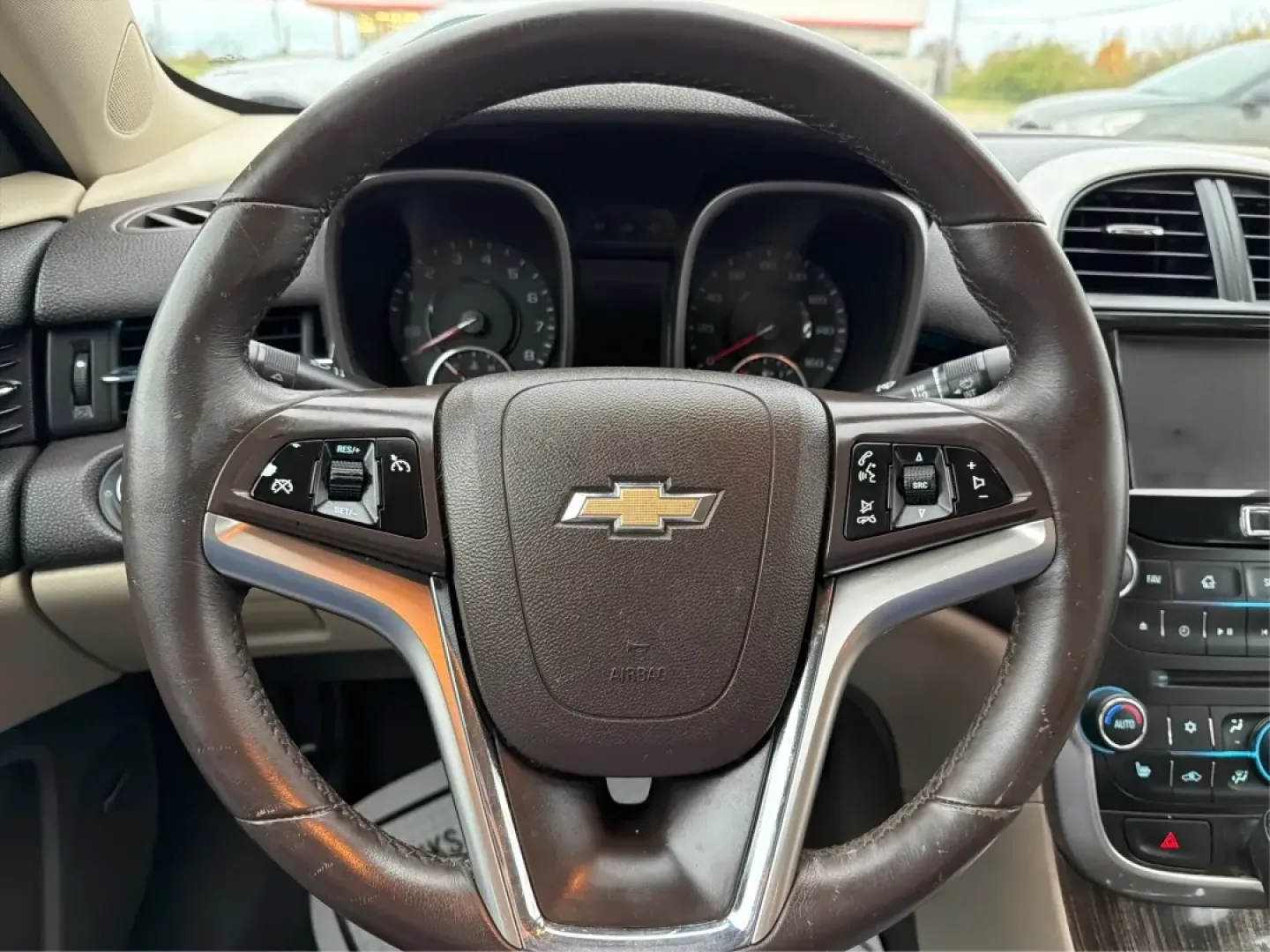 2014 Chevrolet Malibu 2LT (1G11E5SL4EF) with an ECOTEC 2.5L I-4 gasoline direct injection engine, located at 4508 South Dixie Dr, Moraine, OH, 45439, (937) 908-9800, 39.689976, -84.218452 - **Drive into Comfort and Confidence with the 2014 Chevrolet Malibu 2LT!**<br /> <br /> Are you searching for the perfect vehicle to elevate your daily commute or weekend adventures? Look no further! The 2014 Chevrolet Malibu 2LT is designed for those who value comfort, practicality, and style. Wheth - Photo#16