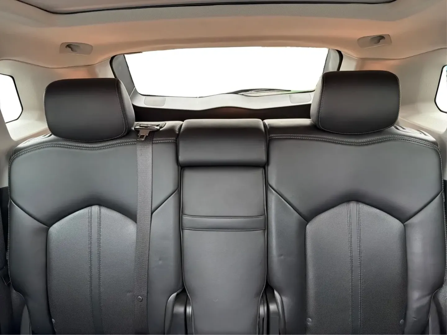 2012 Cadillac SRX Luxury Collection (3GYFNDE35CS) with an 3.6L V-6 gasoline direct injection engine, located at 401 Woodman Dr, Riverside, OH, 45431, (937) 908-9800, 39.760899, -84.123421 - Experience the perfect blend of luxury and practicality with this stunning 2012 Cadillac SRX Luxury Collection, available now at Advantage Car and Credit in Riverside, OH. Whether you're a growing family in need of space, a commuter looking for comfort, or someone who enjoys weekend adventures, this - Photo#14