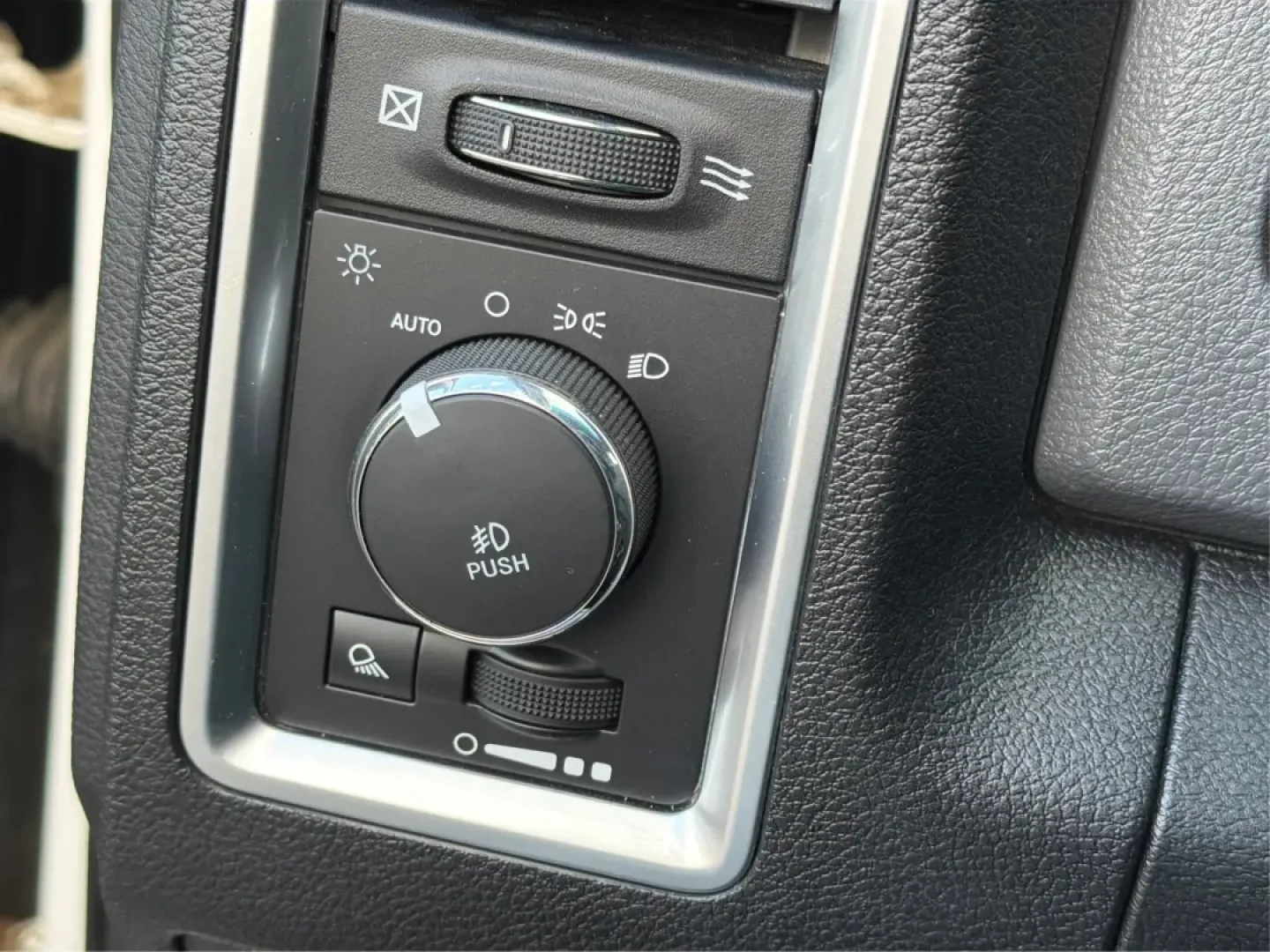 2017 Ram 1500 SLT (1C6RR7LT9HS) with an Other engine, located at 8750 N County Rd 25A, Piqua, OH, 45356, (937) 908-9800, 40.164391, -84.232513 - **Discover Your Next Adventure in the 2017 Ram 1500 SLT Crew Cab!**<br /> <br /> Are you ready to elevate your lifestyle with a rugged yet sophisticated vehicle? Look no further than this stunning 2017 Ram 1500 SLT Crew Cab, available now at Advantage Car and Credit in Piqua, OH. Whether you're a gr - Photo#16