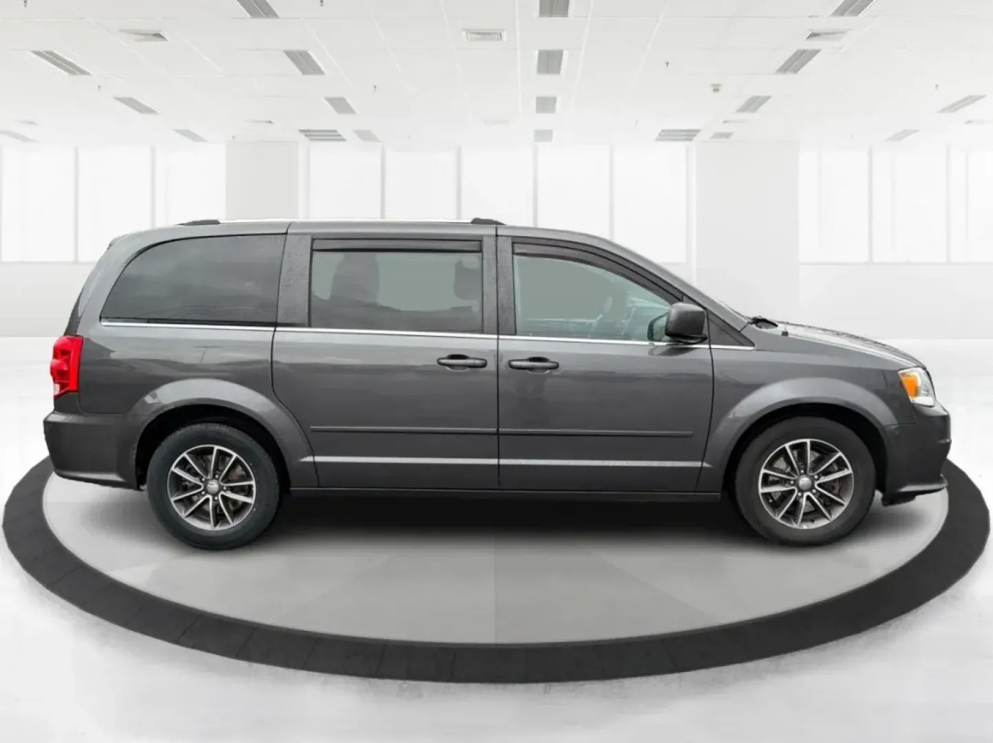 2017 Dodge Grand Caravan SXT (2C4RDGCG4HR) with an Pentastar 3.6L V-6 DOHC engine, located at 8750 N County Rd 25A, Piqua, OH, 45356, (937) 908-9800, 40.164391, -84.232513 - 2017 Dodge Grand Caravan SXT - Photo#1