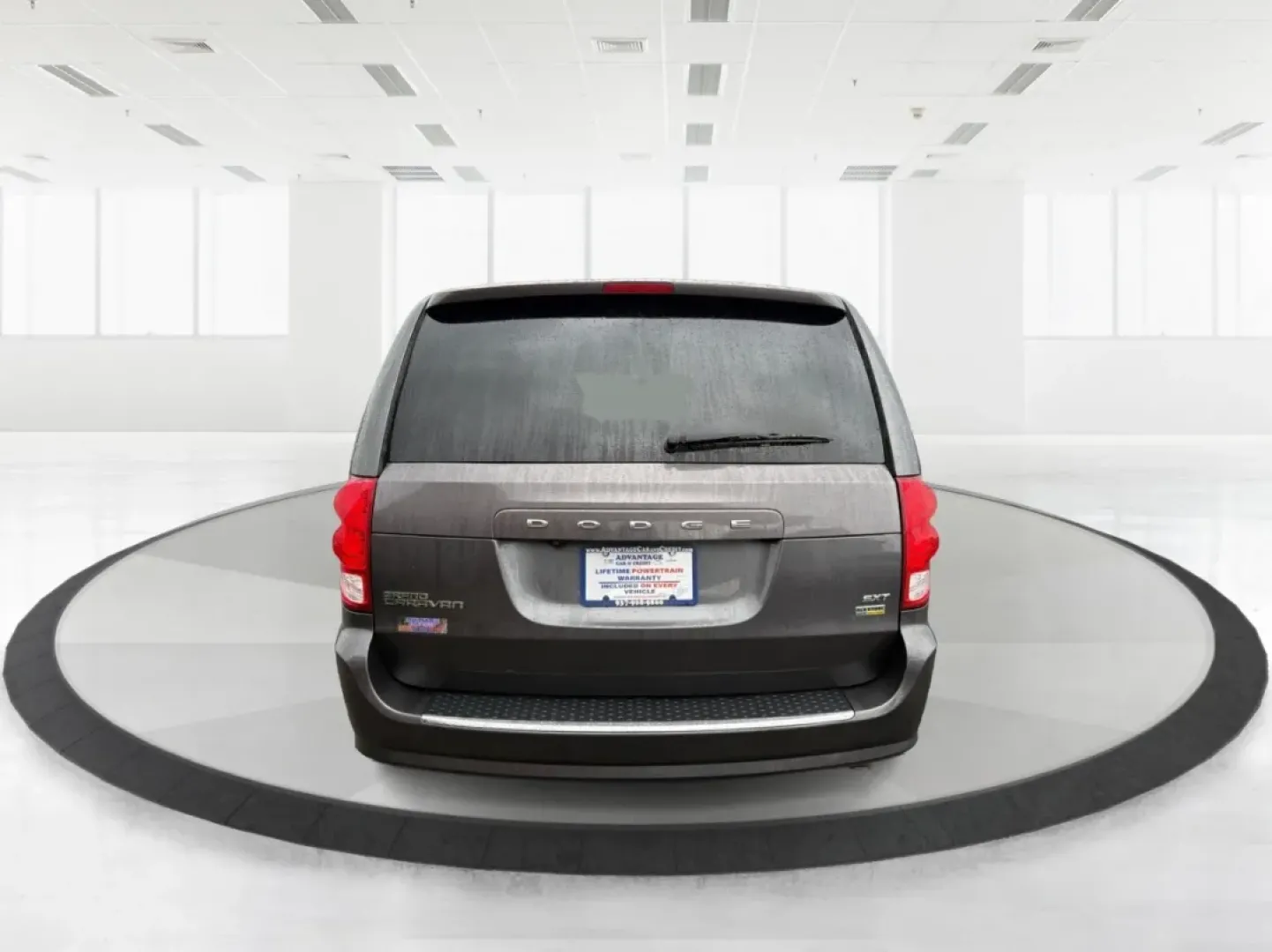 2017 Dodge Grand Caravan SXT (2C4RDGCG4HR) with an Pentastar 3.6L V-6 DOHC engine, located at 8750 N County Rd 25A, Piqua, OH, 45356, (937) 908-9800, 40.164391, -84.232513 - 2017 Dodge Grand Caravan SXT - Photo#3