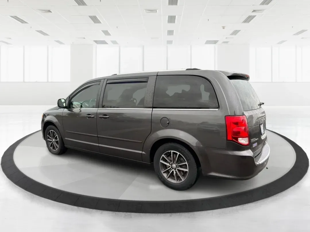 2017 Dodge Grand Caravan SXT (2C4RDGCG4HR) with an Pentastar 3.6L V-6 DOHC engine, located at 8750 N County Rd 25A, Piqua, OH, 45356, (937) 908-9800, 40.164391, -84.232513 - **Drive Your Family Adventures with the 2017 Dodge Grand Caravan from Advantage Car and Credit - Piqua!**<br /> <br /> Are you ready to elevate your family outings, school runs, or weekend getaways? The 2017 Dodge Grand Caravan SXT is the perfect companion for your lifestyle. With ample space for pa - Photo#4