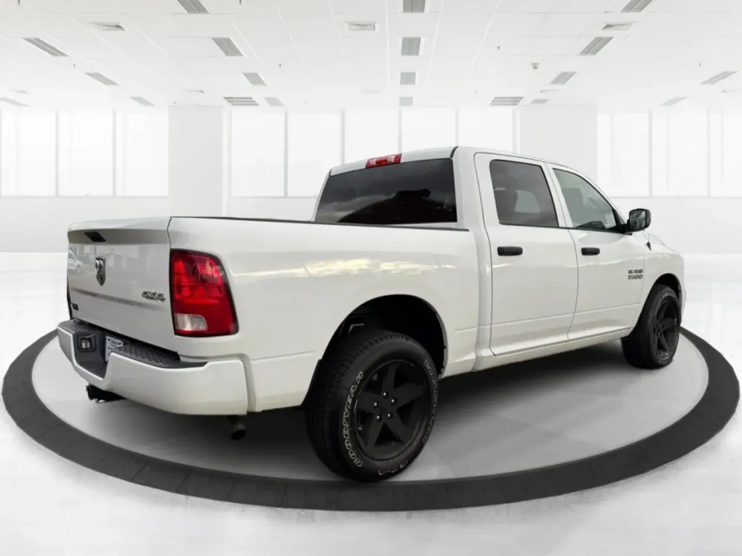 2018 Ram 1500 Express Crew Cab 4x4 5'7 Box (1C6RR7KG7JS) with an Other engine, located at 1230 East Main St, Xenia, OH, 45385, (937) 908-9800, 39.688026, -83.910172 - **Unleash Your Adventurous Side with the 2018 Ram 1500 Express Crew Cab 4x4!** <br /> <br /> If you're a weekend warrior or need a reliable truck for your daily commute, the 2018 Ram 1500 Express Crew Cab is ready to take on any challenge you throw its way. Perfect for outdoor enthusiasts and growin - Photo#2