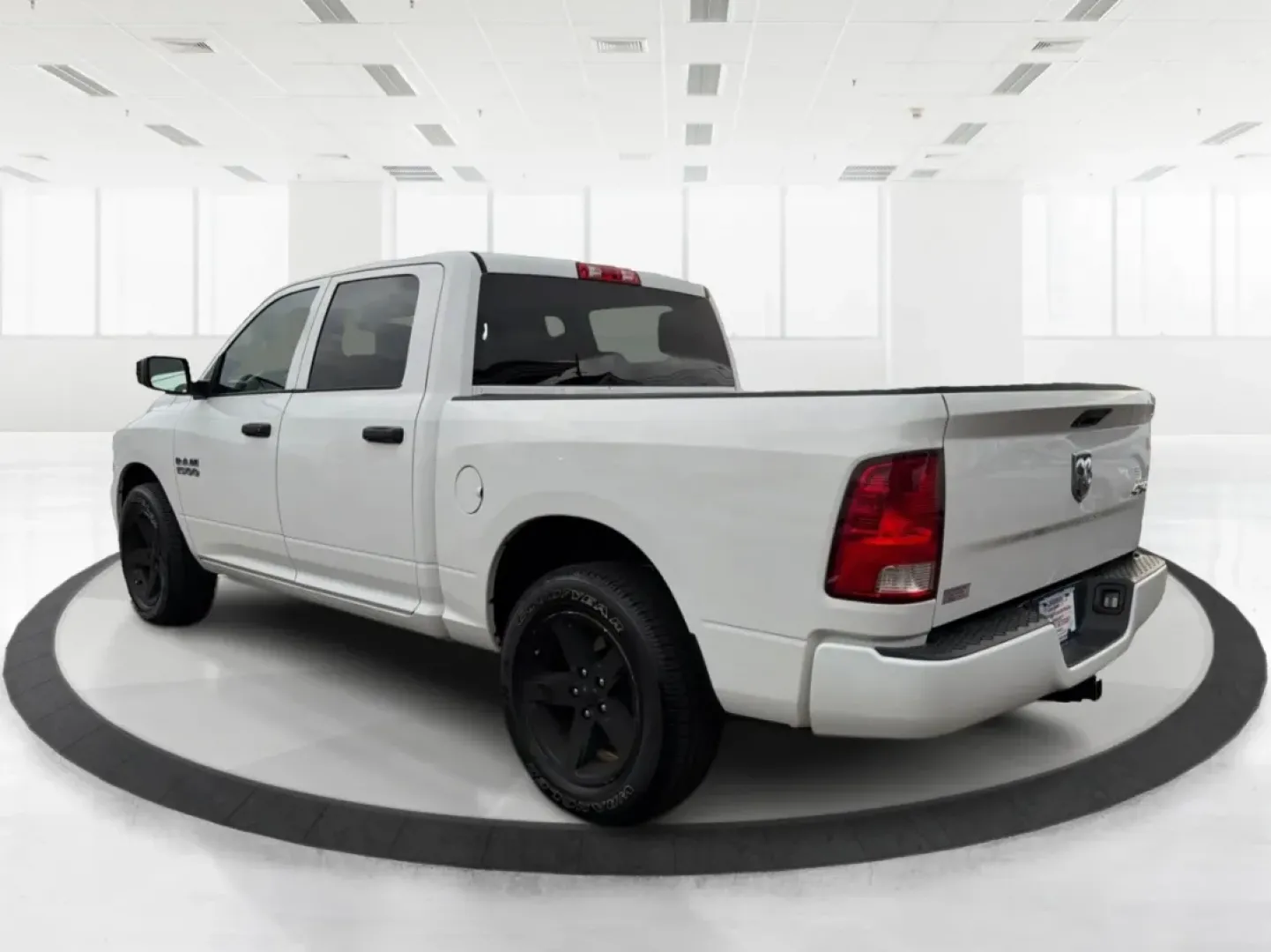 2018 Ram 1500 Express Crew Cab 4x4 5'7 Box (1C6RR7KG7JS) with an Other engine, located at 1230 East Main St, Xenia, OH, 45385, (937) 908-9800, 39.688026, -83.910172 - **Unleash Your Adventurous Side with the 2018 Ram 1500 Express Crew Cab 4x4!** <br /> <br /> If you're a weekend warrior or need a reliable truck for your daily commute, the 2018 Ram 1500 Express Crew Cab is ready to take on any challenge you throw its way. Perfect for outdoor enthusiasts and growin - Photo#4